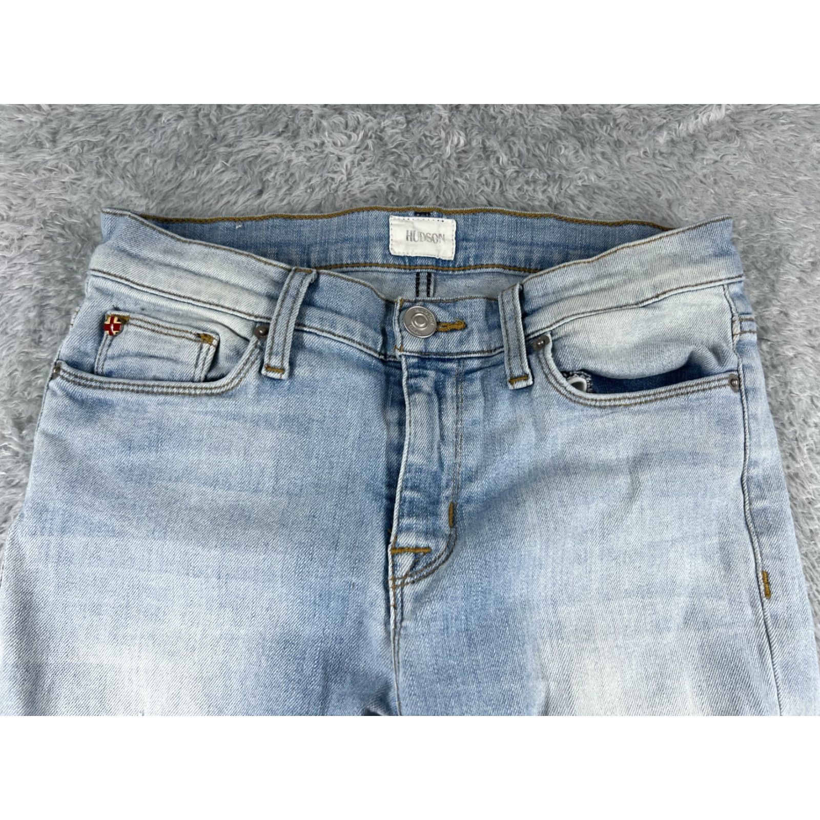 Hudson Hudson Jeans Women 28 Blue Denim Skinny Distressed Light Wash 27 Inseam 5-Pocket Pattern Flower Size 28" / US 6 / IT 42 - 4 Thumbnail