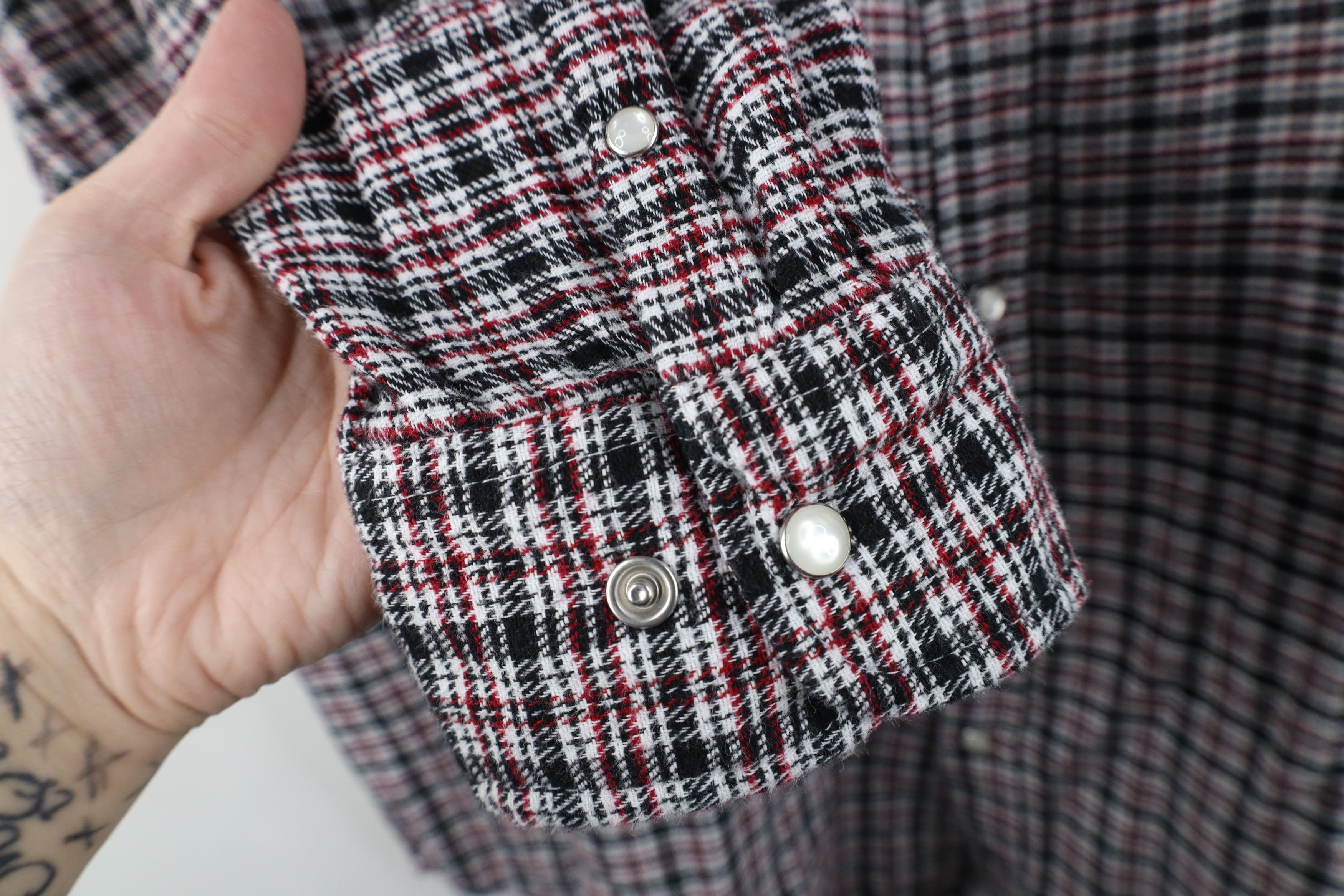 Vintage Vintage 90s Y2K Streetwear Big Pocket Flannel Collared Shirt Size US XL / EU 56 / 4 - 4 Thumbnail