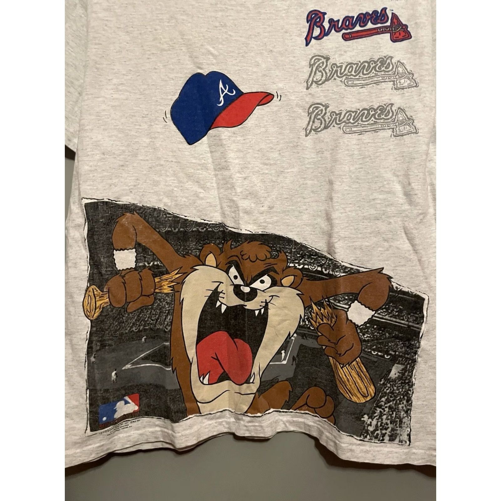 Vintage VINTAGE Atlanta Braves MLB Taz Looney Tunes T-Shirt AOP Size XL Tee (C330) Size US XL / EU 56 / 4 - 2 Thumbnail