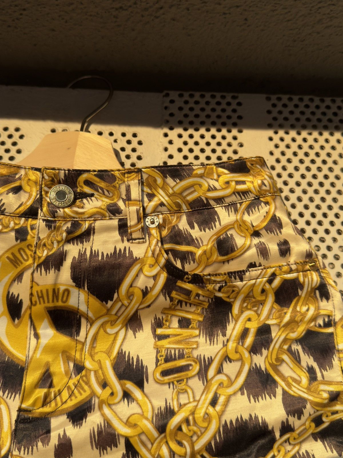 H&M × Moschino MOSCHINO H&M Women's Gold Chain Iconic Pants Size 36 US 4 Size 27" / US 4 / IT 40 - 6 Thumbnail