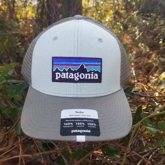 Patagonia Patagonia P-6 Logo Trucker Hat Tea Green NEW UNISEX Size ONE SIZE - 1 Thumbnail