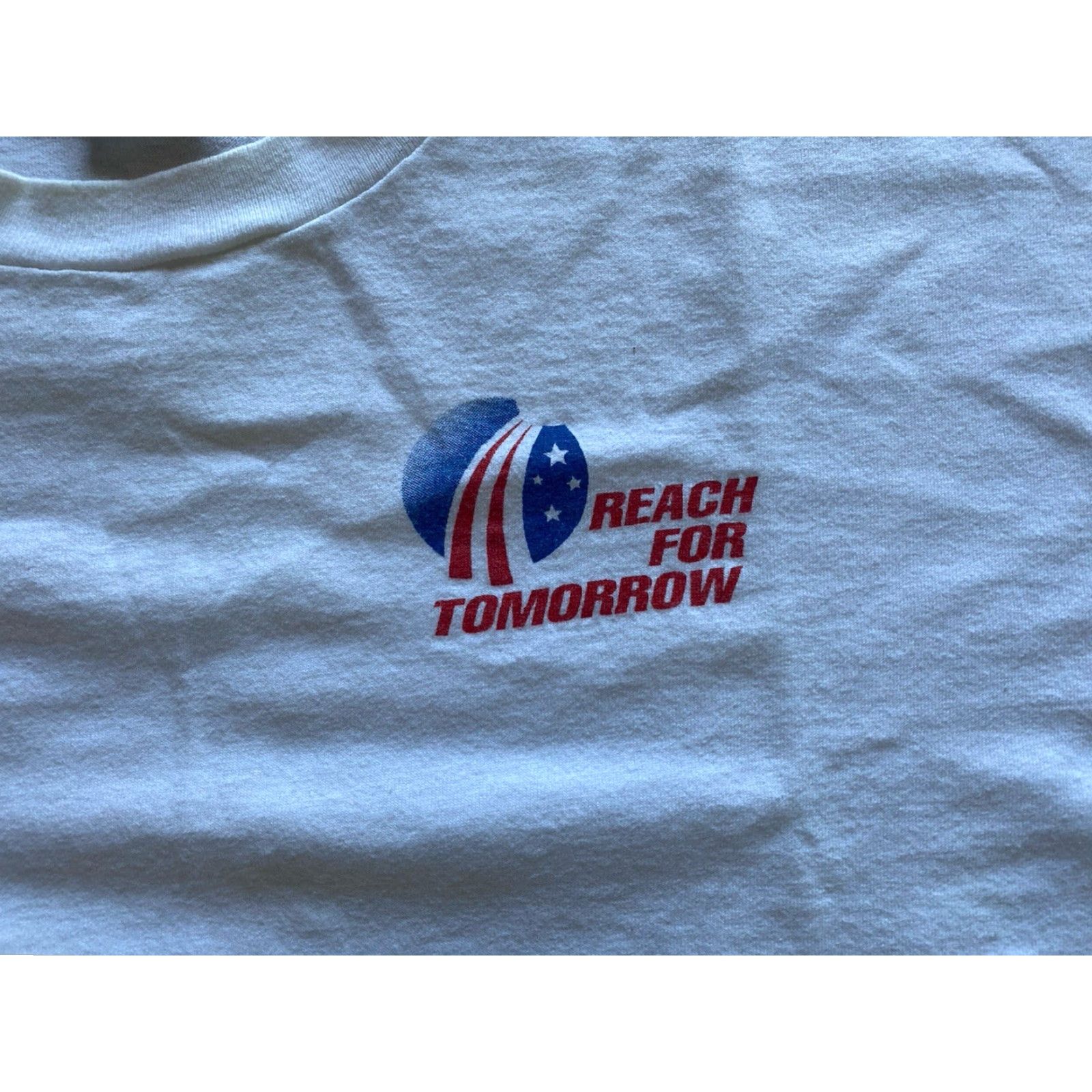 Delta VINTAGE Delta T-Shirt Mens XL White Reach For Tomorrow United States Made In USA Single Stitch Shirt Size US XL / EU 56 / 4 - 2 Thumbnail