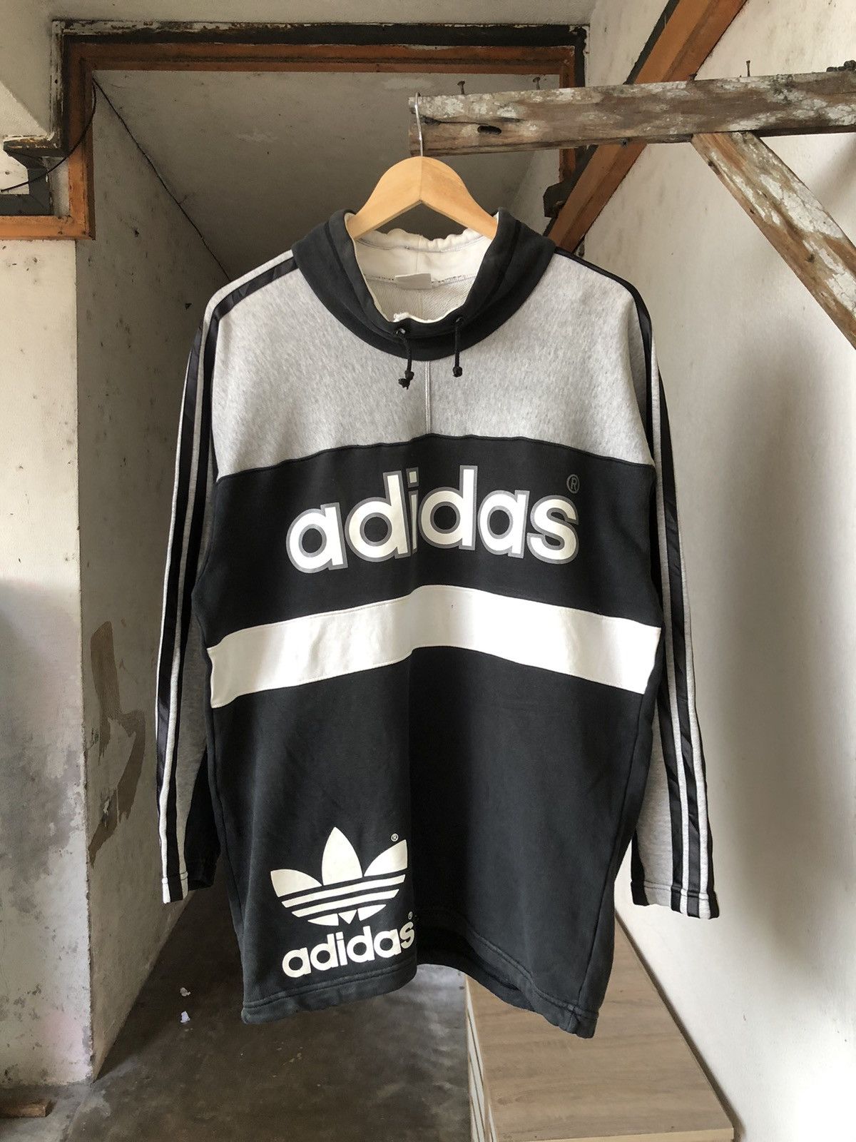 Adidas Vintage 90s Adidas Big Logo Sweater Japan Made Size US L / EU 52-54 / 3 - 1 Thumbnail