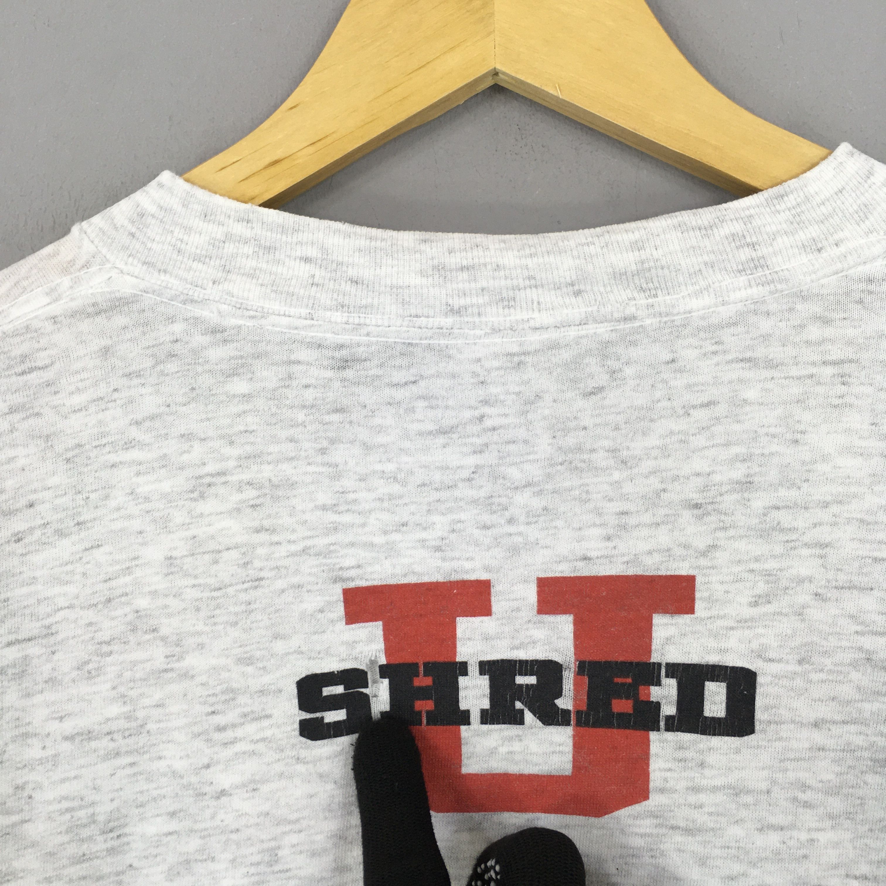 Vintage Vintage 90s SHRED University Gray T Shirt Large Size US L / EU 52-54 / 3 - 7 Thumbnail