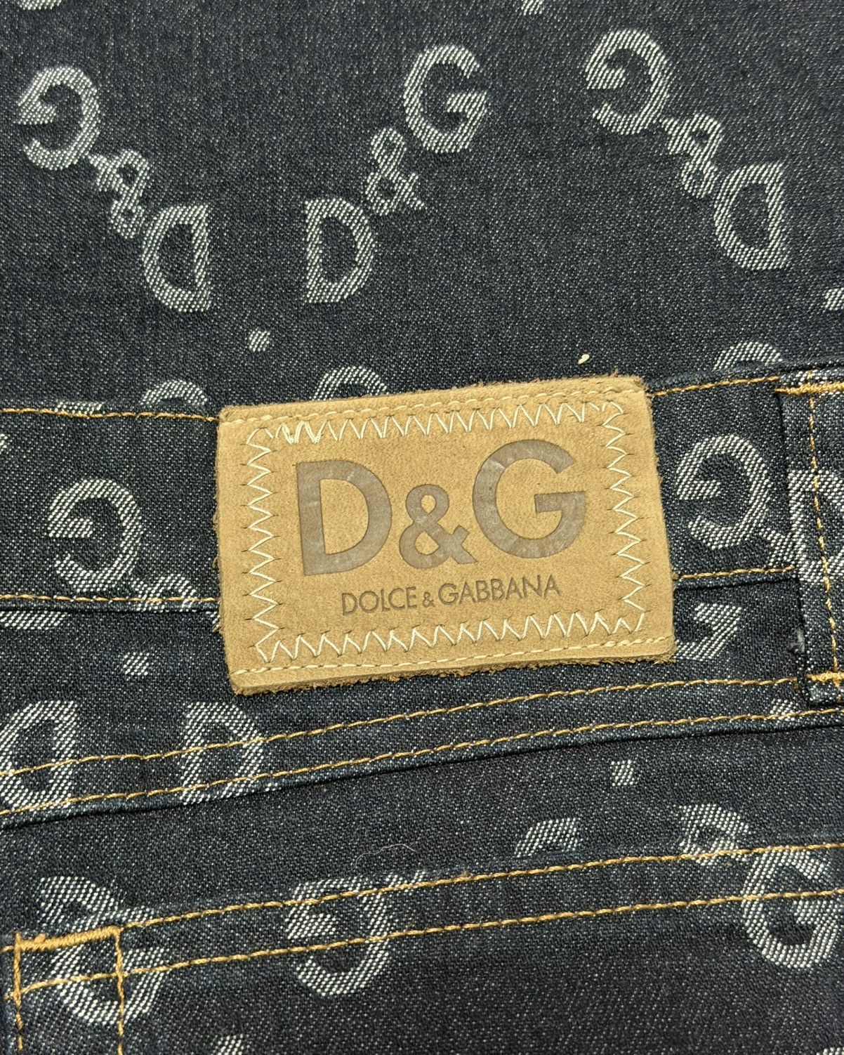 Dolce & Gabbana D&G Fall Winter 2002 All-Over Logo Stretch Denim Midi Skirt Size 32" / US 10 / IT 46 - 5 Thumbnail