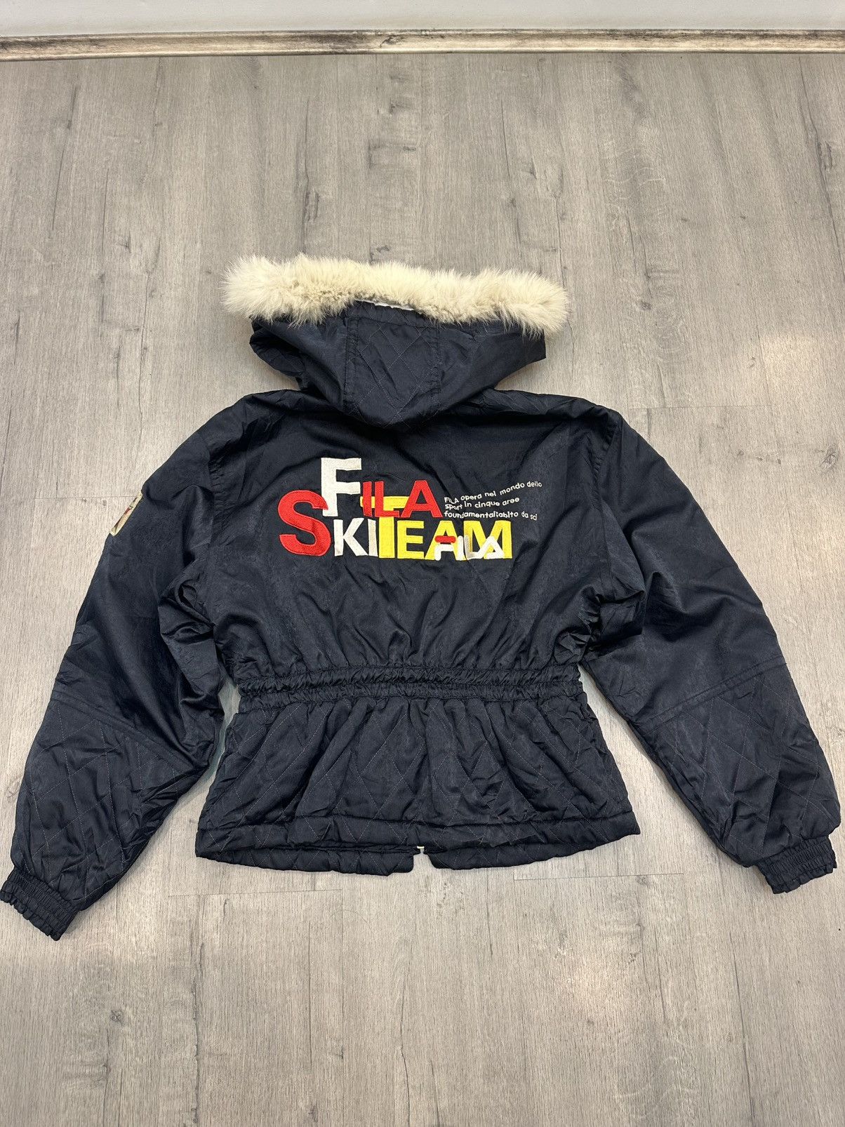 Fila Vintage FILA Snow White Women’s Ski Jacket — fur Back — 90s Size M / US 6-8 / IT 42-44 - 2 Thumbnail