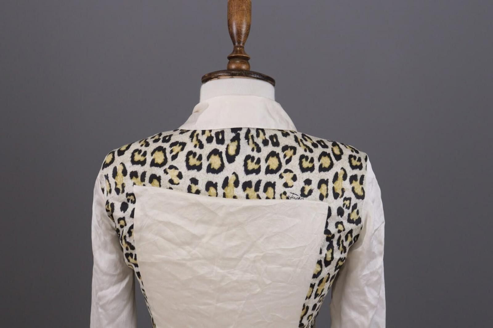 Just Cavalli Just Cavalli Beige Anumal Print Blouse Shirt Size 40 / M Size M / US 6-8 / IT 42-44 - 11 Thumbnail
