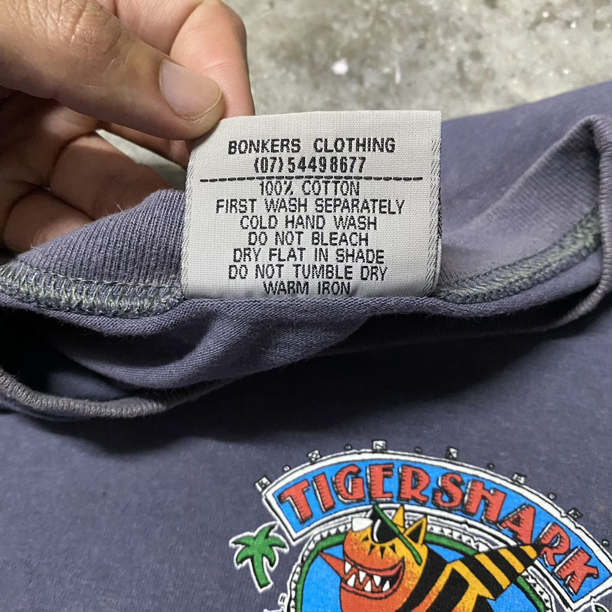 Vintage VINTAGE 1996 BONKERS TIGERSHARK SURFING T SHIRT Size US XL / EU 56 / 4 - 5 Thumbnail