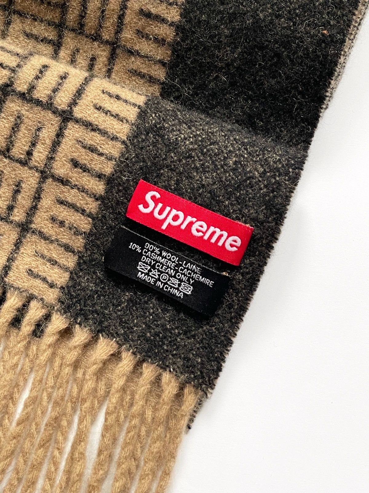 Supreme SUPREME Wool Cashmere Logo Repeat Scarf Size ONE SIZE - 6 Thumbnail