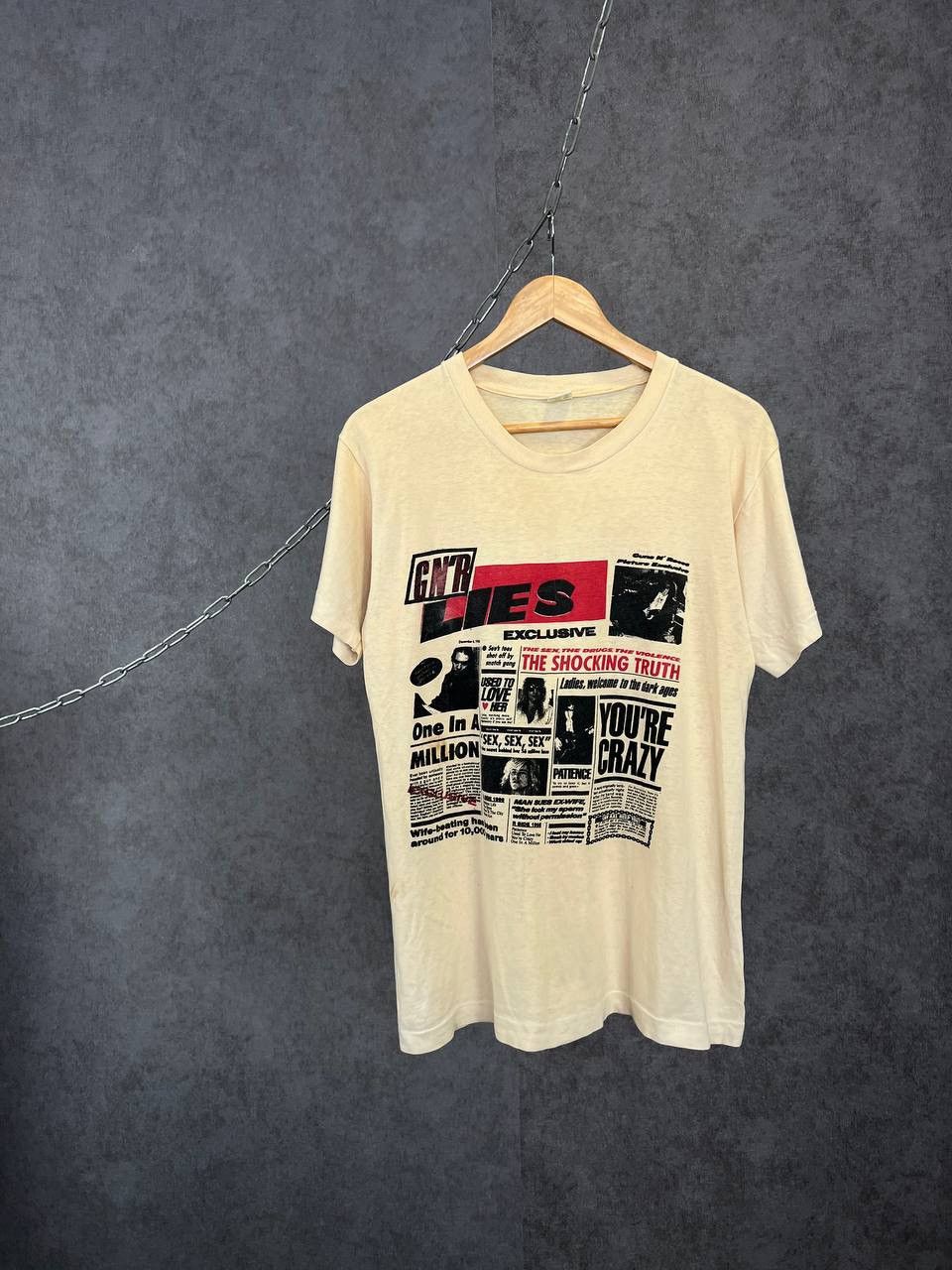 Band Tees Guns N’ Roses 1988 single stitch vintage rock band tee Size US S / EU 44-46 / 1 - 1 Thumbnail
