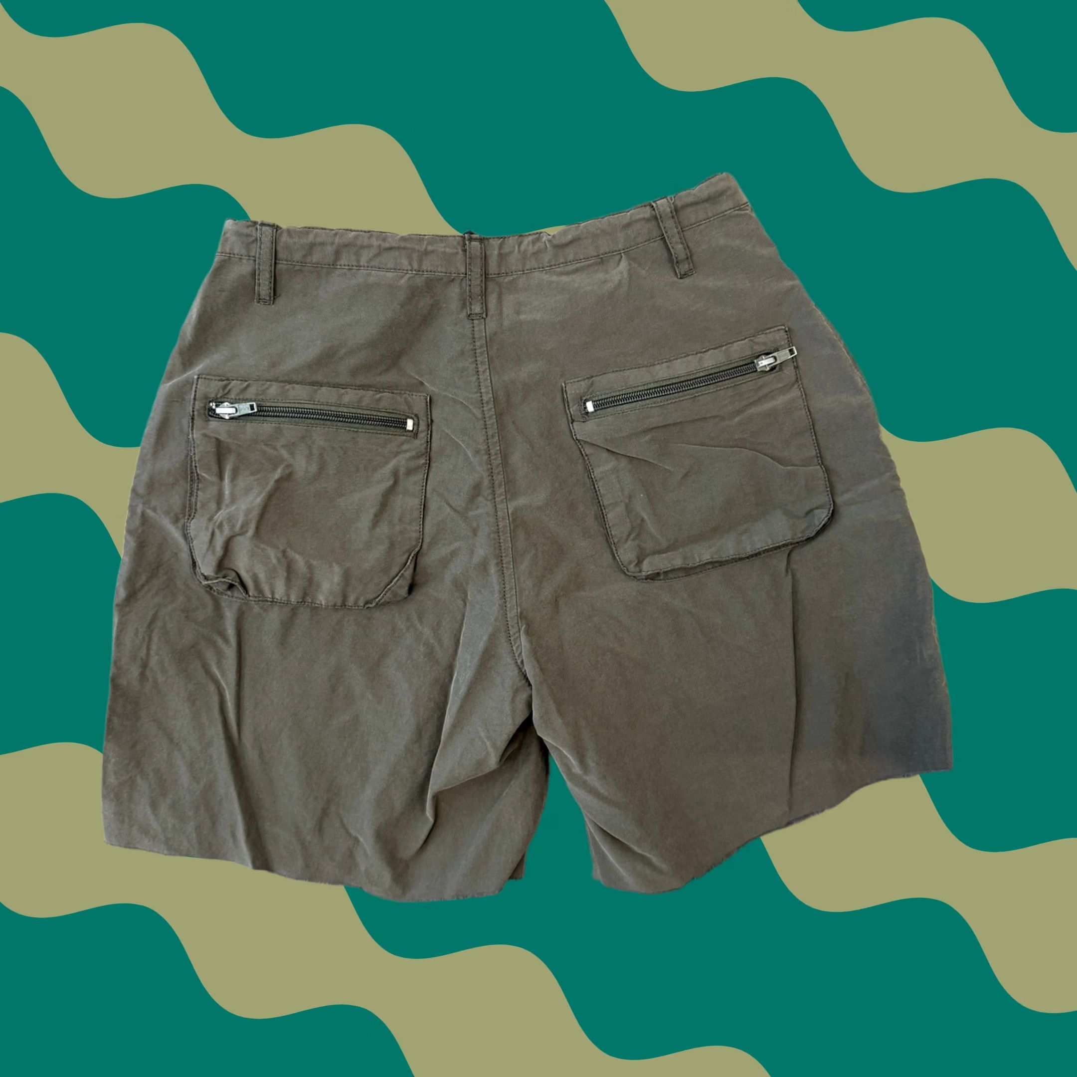 Vintage VINTAGE Y2K Hiking Green Cargo Mid Rise Utility Cut-Off Shorts Nature Small Womens Size 28" / US 6 / IT 42 - 1 Thumbnail