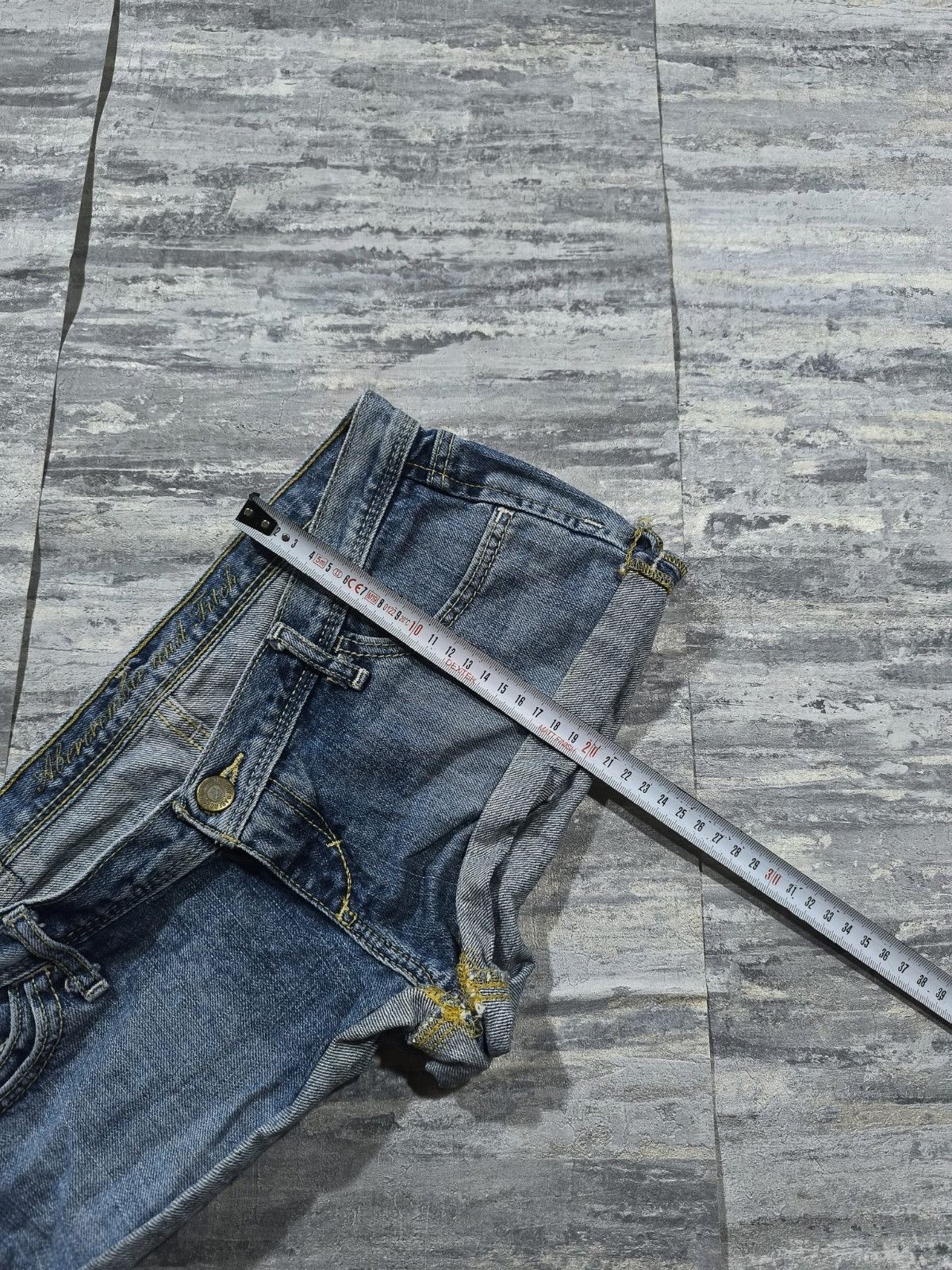 Abercrombie & Fitch super mini lowrise micro denim Abercrombie shorts Size 30" / US 8 / IT 44 - 9 Thumbnail