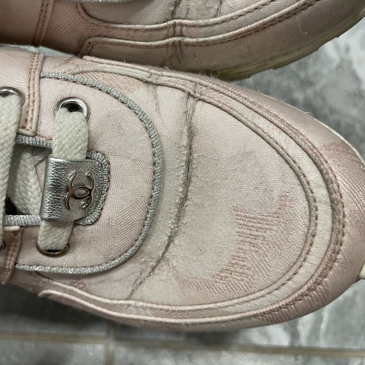 Chanel 37.5 Chanel Interlocking CC Trainer pink shoes sneakers glit Size US 7.5 / IT 37.5 - 6 Thumbnail