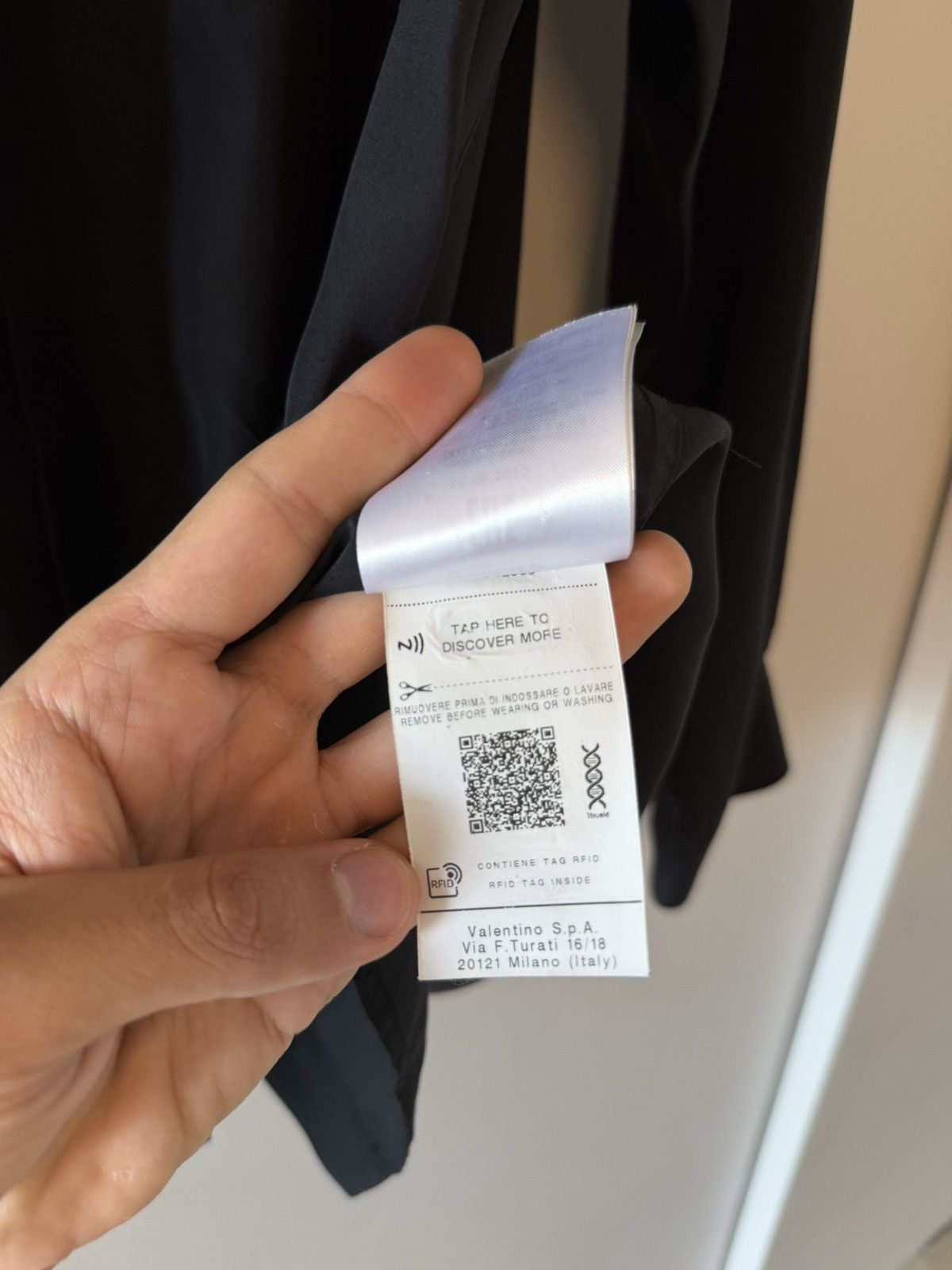 Valentino Valentino Men's Silk Dress Shirt in Nero Size US M / EU 48-50 / 2 - 9 Thumbnail