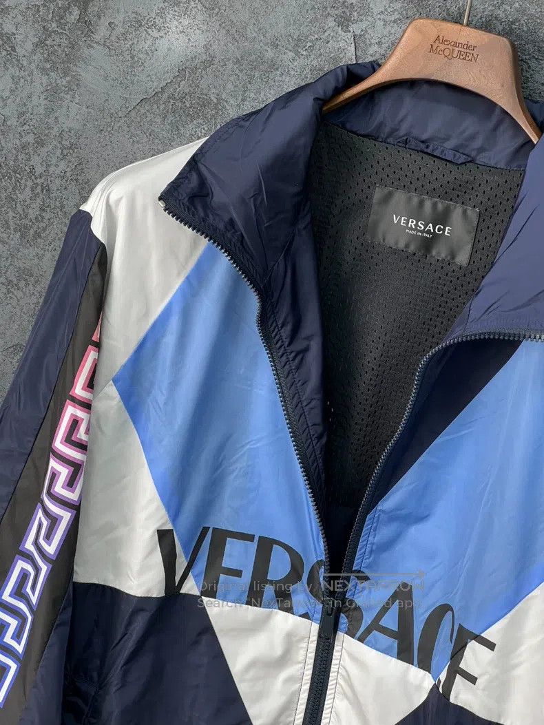 Versace Versace Monogram print sports top Size US M / EU 48-50 / 2 - 5 Thumbnail