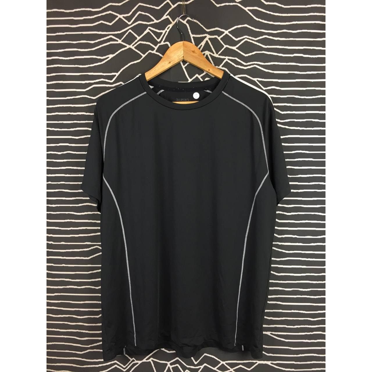 GU × Japanese Brand GU Sports Short Sleeve Sportswear Jersey Size L Size US L / EU 52-54 / 3 - 1 Thumbnail