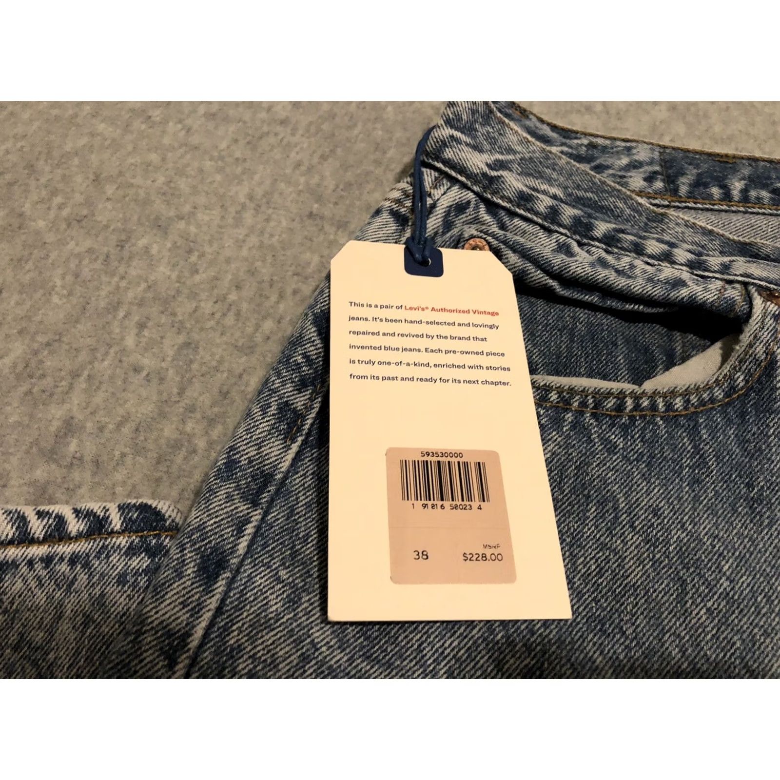 Levi's VINTAGE Levi's 501 Tapered Jeans USA Regular Men 36x34 Blue Denim Cotton NWT Distressed Button Handmade USA Theme Womens? No Size US 36 / EU 52 - 3 Thumbnail