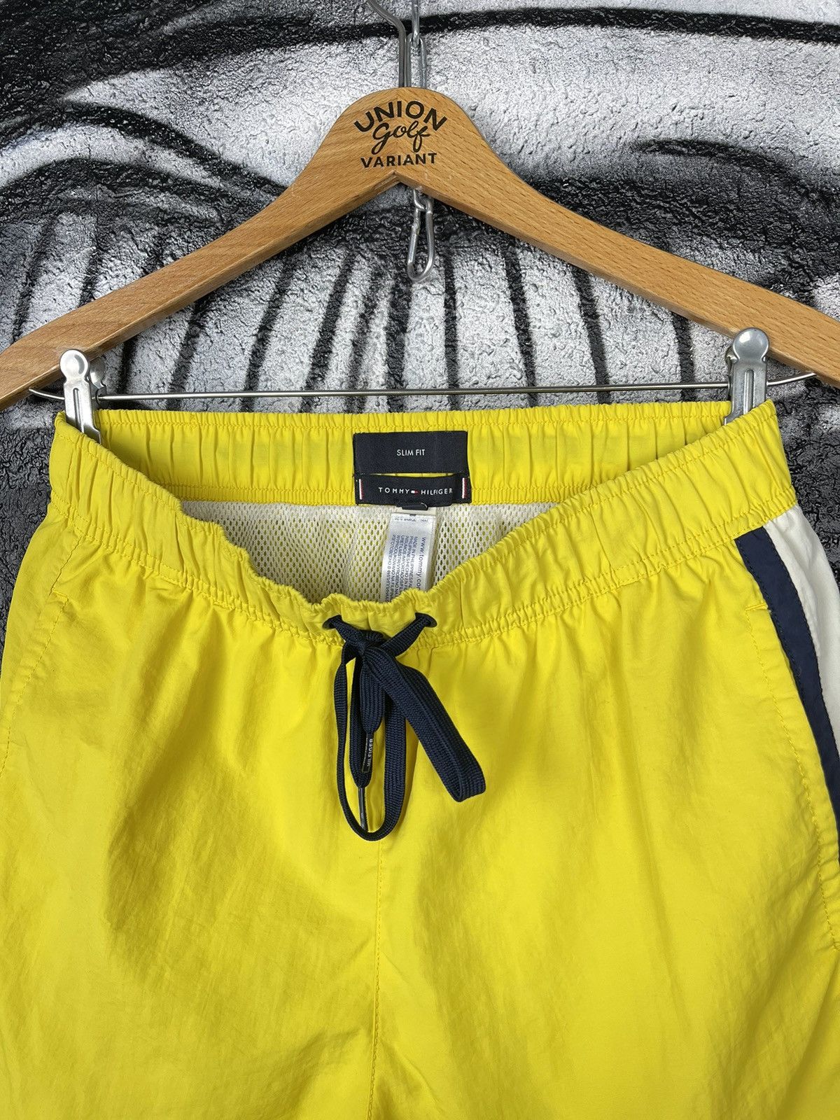Tommy Hilfiger Tommy Hilfiger Swimming Yellow Shorts Men’s Size M Size US 32 / EU 48 - 3 Thumbnail