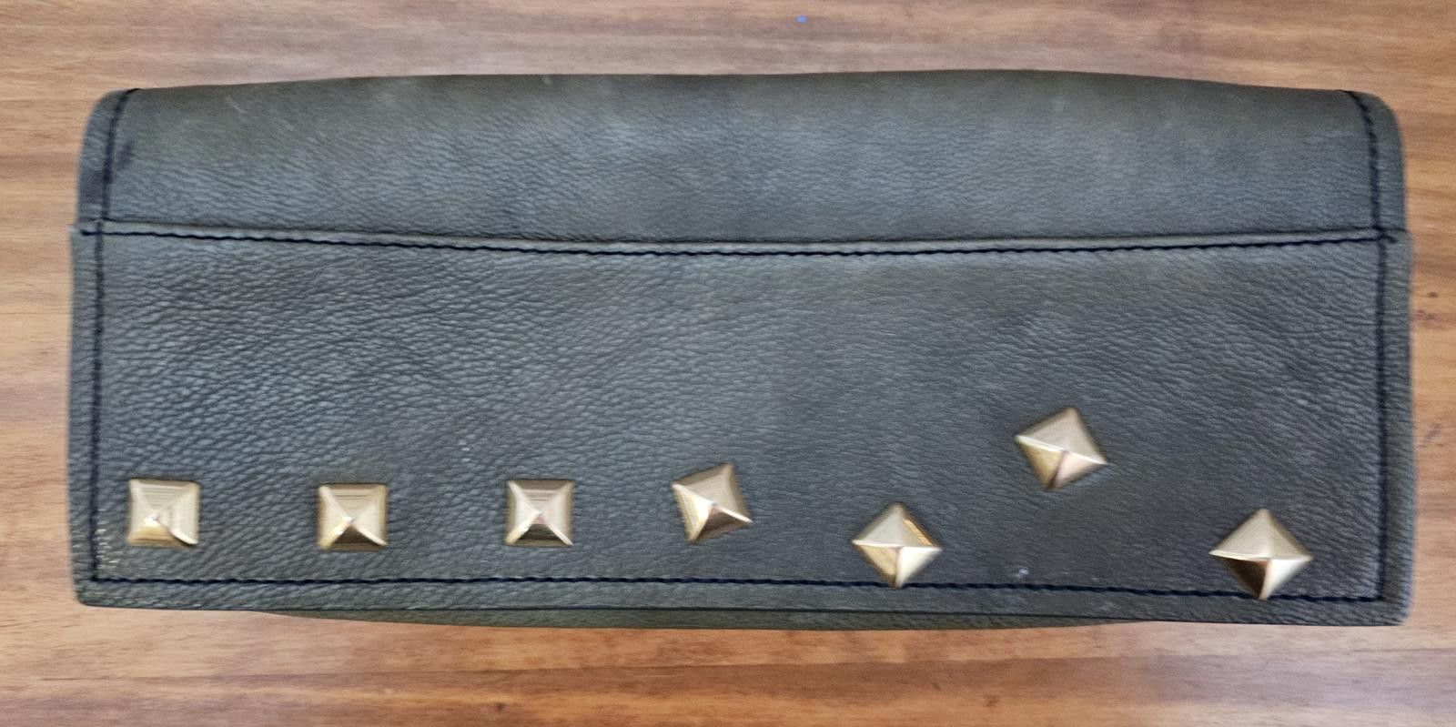 Other Tres Vero Clutch Green Purse Womens Studded Size ONE SIZE - 1 Thumbnail
