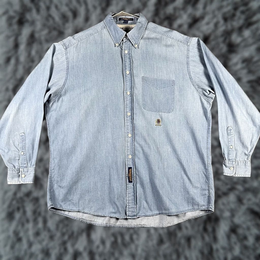 Tommy Hilfiger VINTAGE Tommy Hilfiger Shirt 17-35 Light Blue Long Sleeve Preppy Crest VTG Link Size US XL / EU 56 / 4 - 1 Thumbnail