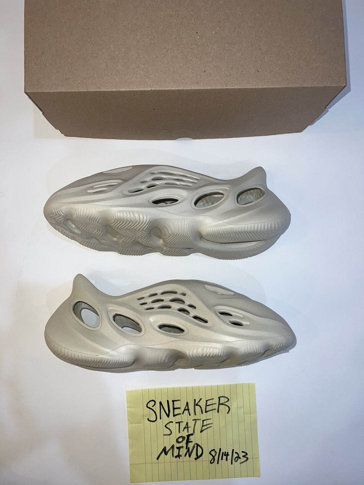 Adidas × Kanye West BRAND NEW ADIDAS YEEZY FOAM RUNNER SAND SIZE: 11 Size US 11 / EU 44 - 3 Thumbnail