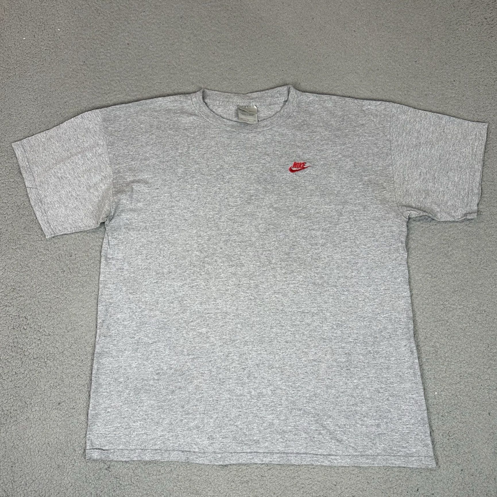 Nike VINTAGE Nike T Shirt Mens XL Gray Embroidered Logo Swoosh Y2K Boxy Rare Vtg Shirt Mens XL Gray Embroidered Swoosh 90s Y2K Nike Logo Size US XL / EU 56 / 4 - 2 Thumbnail
