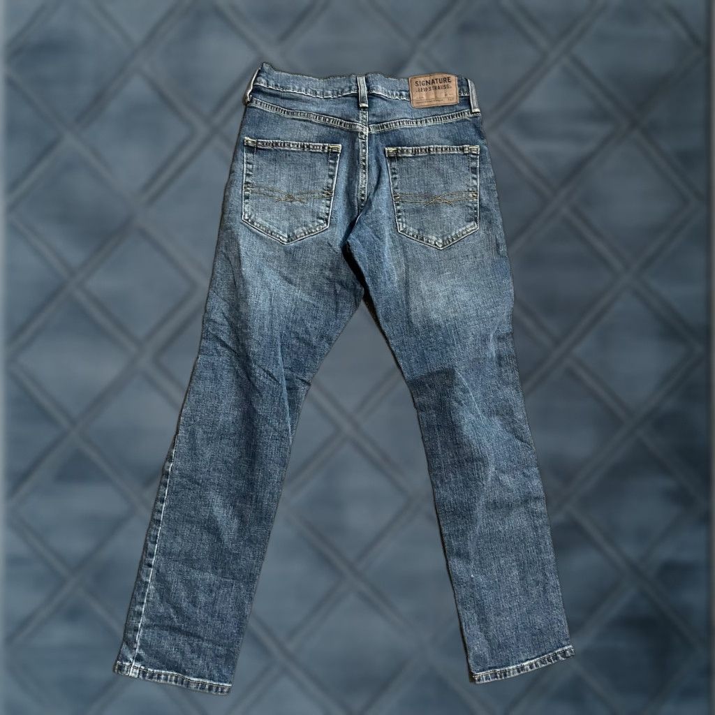 Vintage Levi Signature Jeans Men Regular Taper Leg 28x30 Blue 5-Pocket Denim Cotton Blend Medium Wash Vintage No Size US 30 / EU 46 - 1 Thumbnail