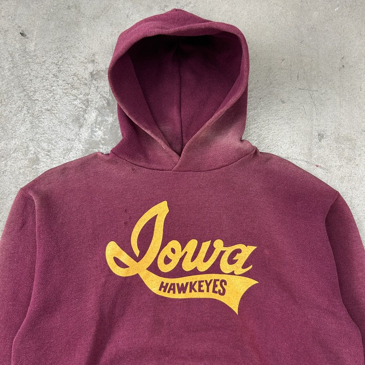 Vintage 1980s Iowa Hawkeyes Hoodie Size US L / EU 52-54 / 3 - 12 Thumbnail