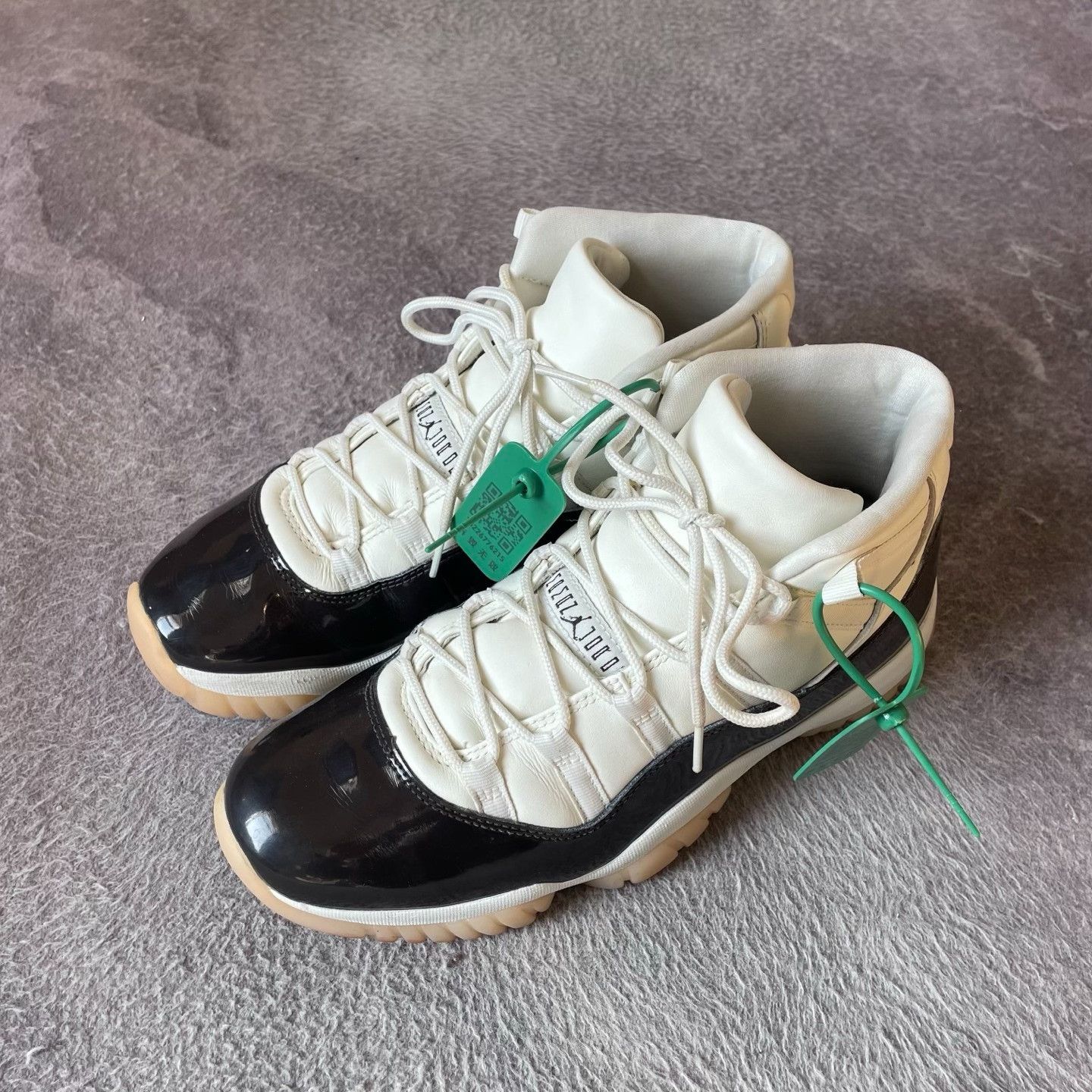 Nike Nike Lowtop Sneakers 42.5 Men Size US 9.5 / EU 42-43 - 1 Thumbnail