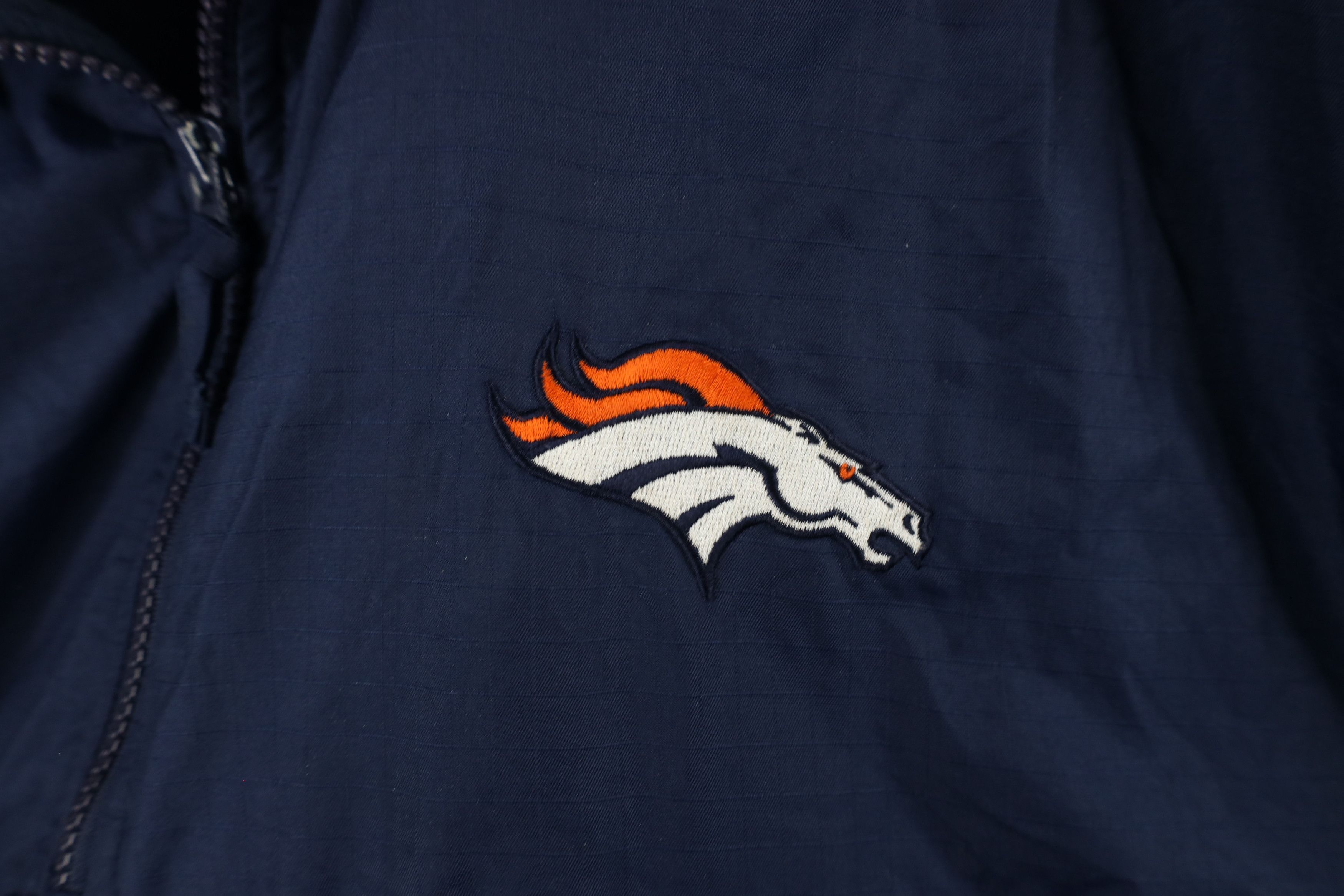 Vintage Vintage 90s Lined Denver Broncos Football Pullover Jacket Size US L / EU 52-54 / 3 - 4 Thumbnail