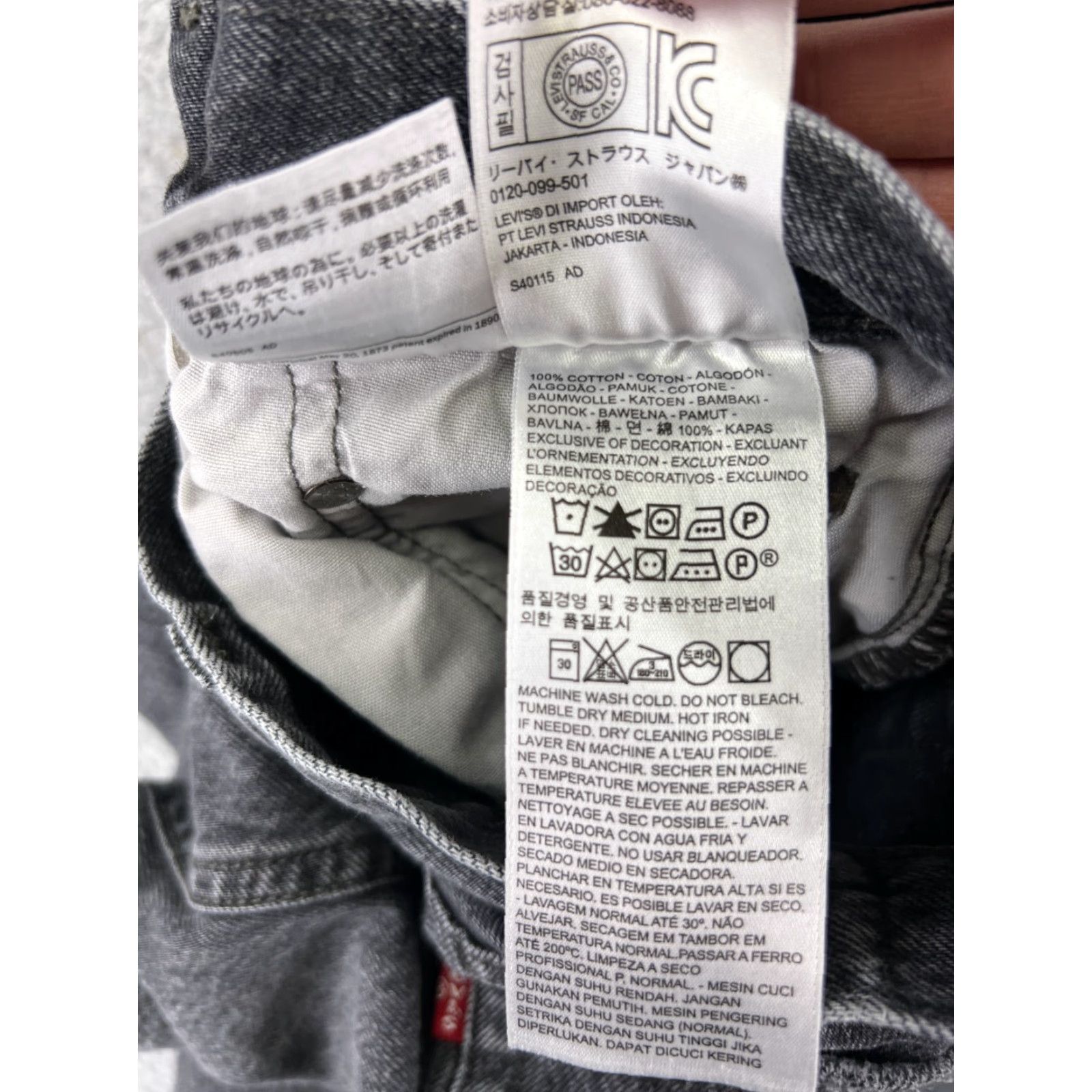 Levi's Levi's 501 Jeans Womens Black Denim Skinny Crop 501 Button Fly 28x23 Adult Regular Size 28 Inseam 23 High Rise Cotton Blend Denim Size 30" / US 8 / IT 44 - 7 Thumbnail