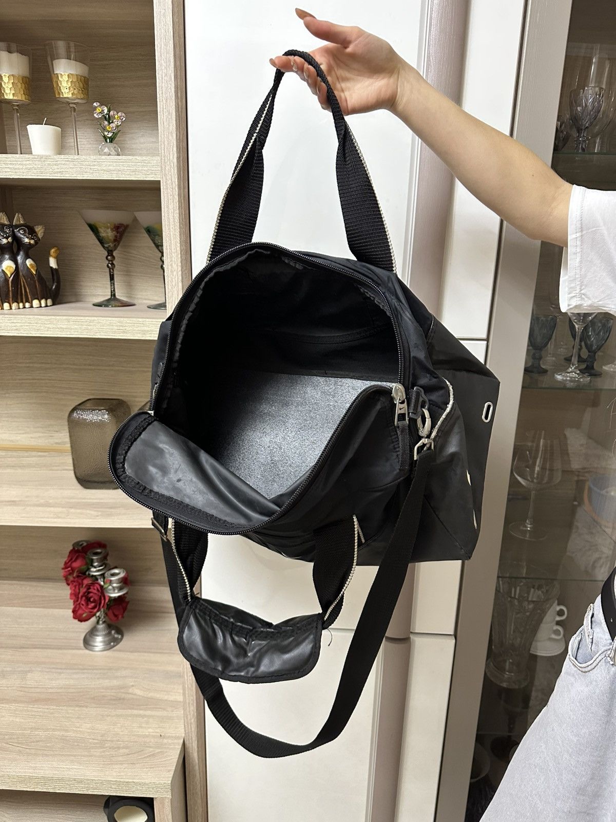 Nike Vintage 90s Nike Crazy Sport Bag Luggage Black Shoulder Bag Size ONE SIZE - 11 Thumbnail