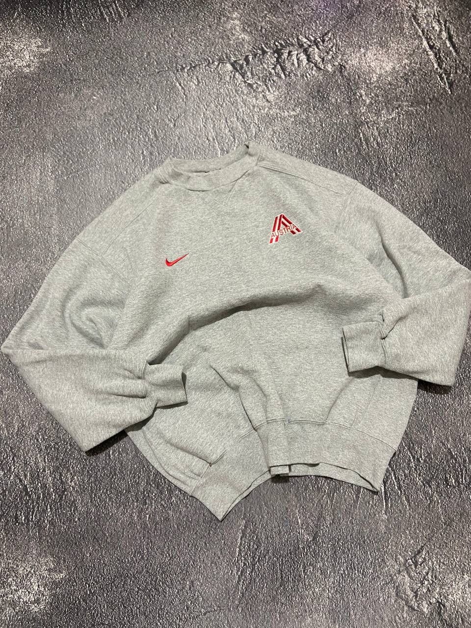 Vintage Vintage Nike Austria football sweatshirt Size US L / EU 52-54 / 3 - 1 Thumbnail