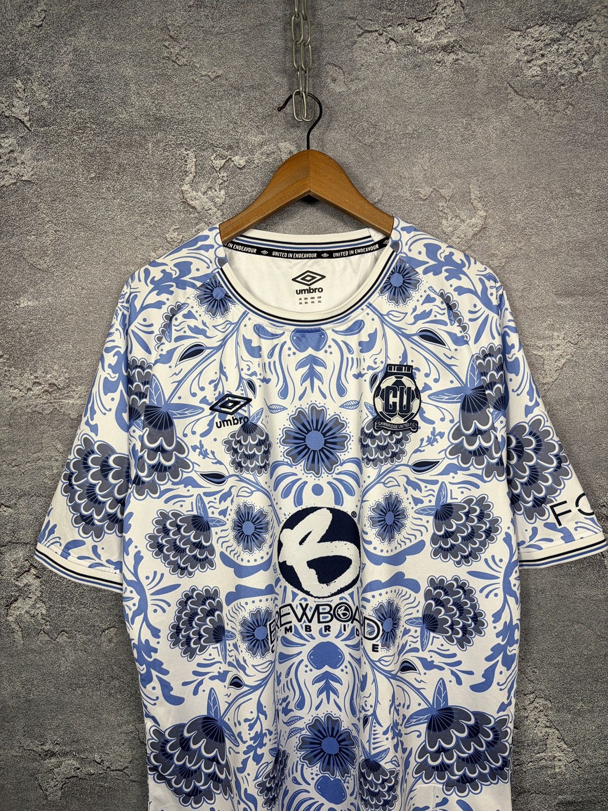 Umbro Umbro Cambridge United FC 2024/25 Away Jersey Floral Print Size US XXL / EU 58 / 5 - 2 Thumbnail