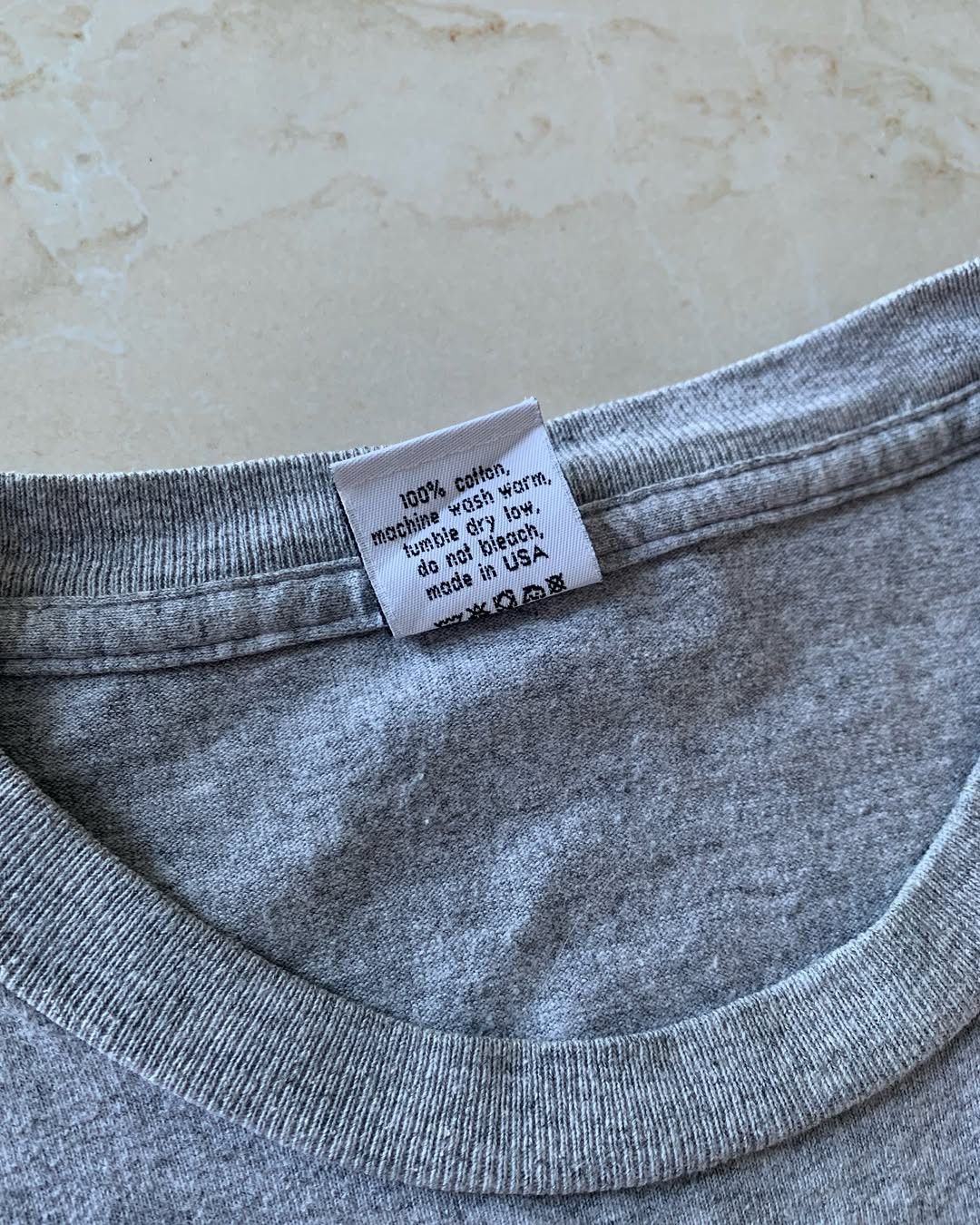 Calvin Klein Vintage 90s Calvin Klein Center Logo Tshirt Size US XL / EU 56 / 4 - 3 Thumbnail