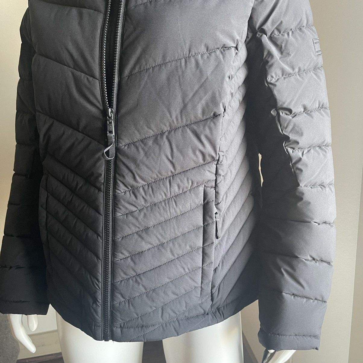 Tommy Hilfiger Tommy Hilfiger THFLEX Women’s Quilted Hooded Jacket Black. Size L / US 10 / IT 46 - 3 Thumbnail