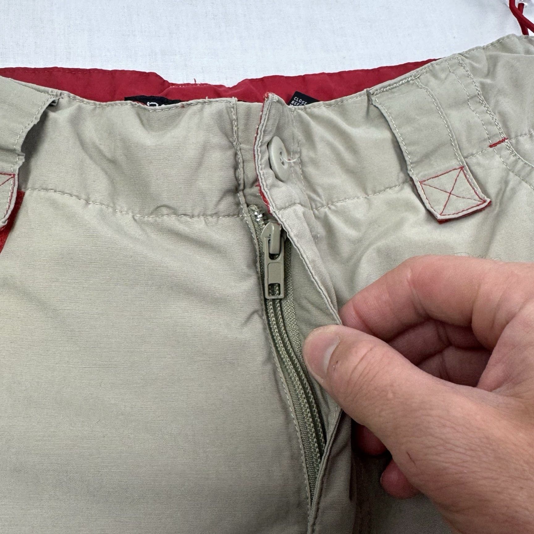 Vintage VINTAGE No Boundaries Cargo Shorts Men Adult 32 Beige Y2K 90s Hipster Grunge Casual Size US 32 / EU 48 - 5 Thumbnail