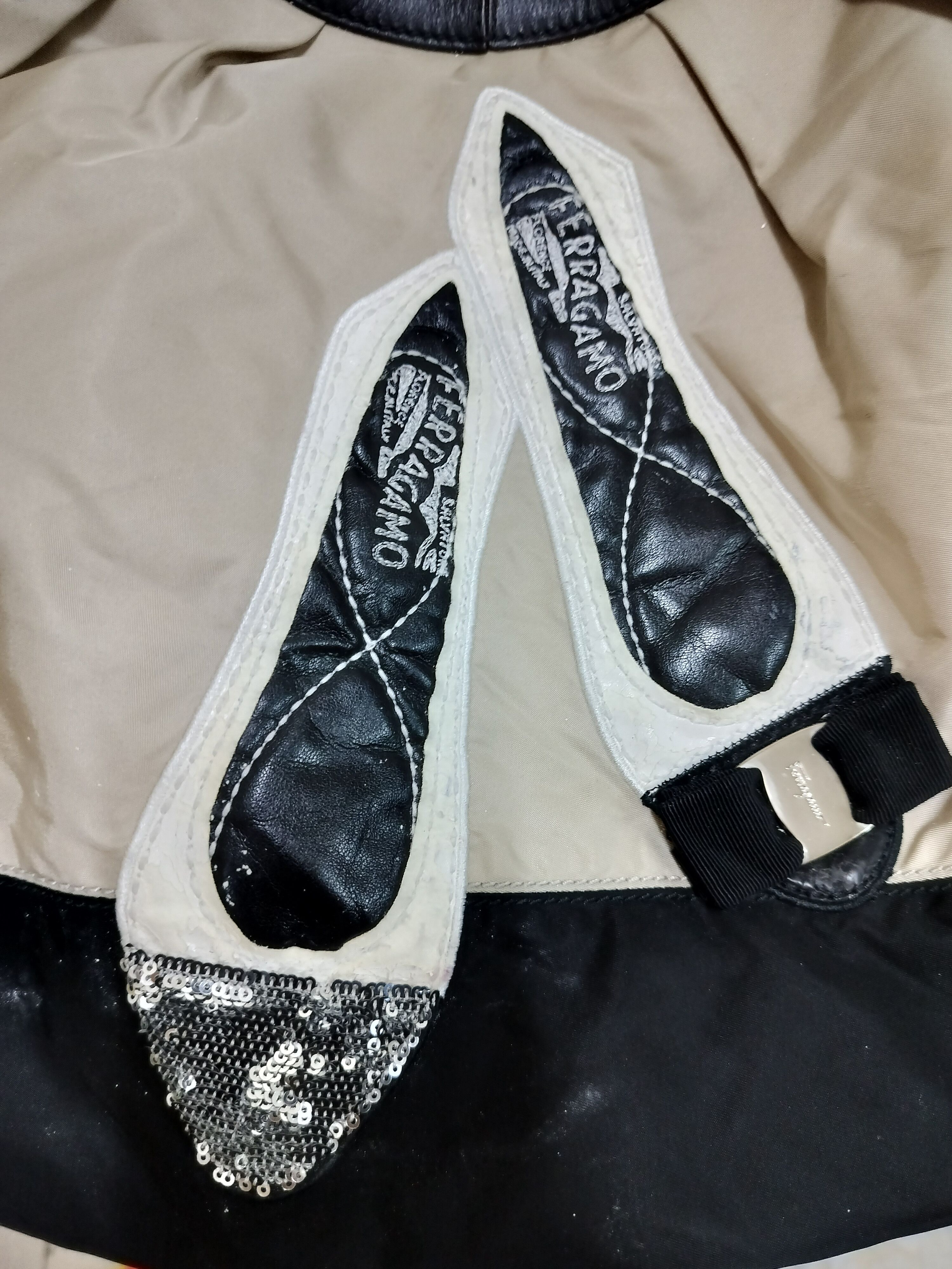 Salvatore Ferragamo Salvatore Ferragamo Handbag with Ballet Flats Design Size ONE SIZE - 4 Thumbnail