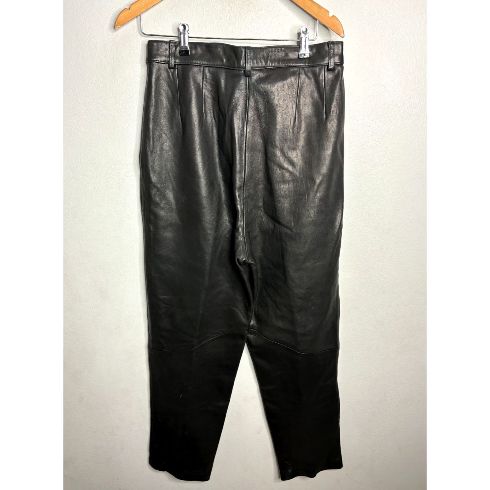 Saks Fifth Avenue VINTAGE Saks Fifth Avenue Folio Collection Pants High Rise Pleated Black Leather Women Size 8 Size 30" / US 8 / IT 44 - 5 Thumbnail