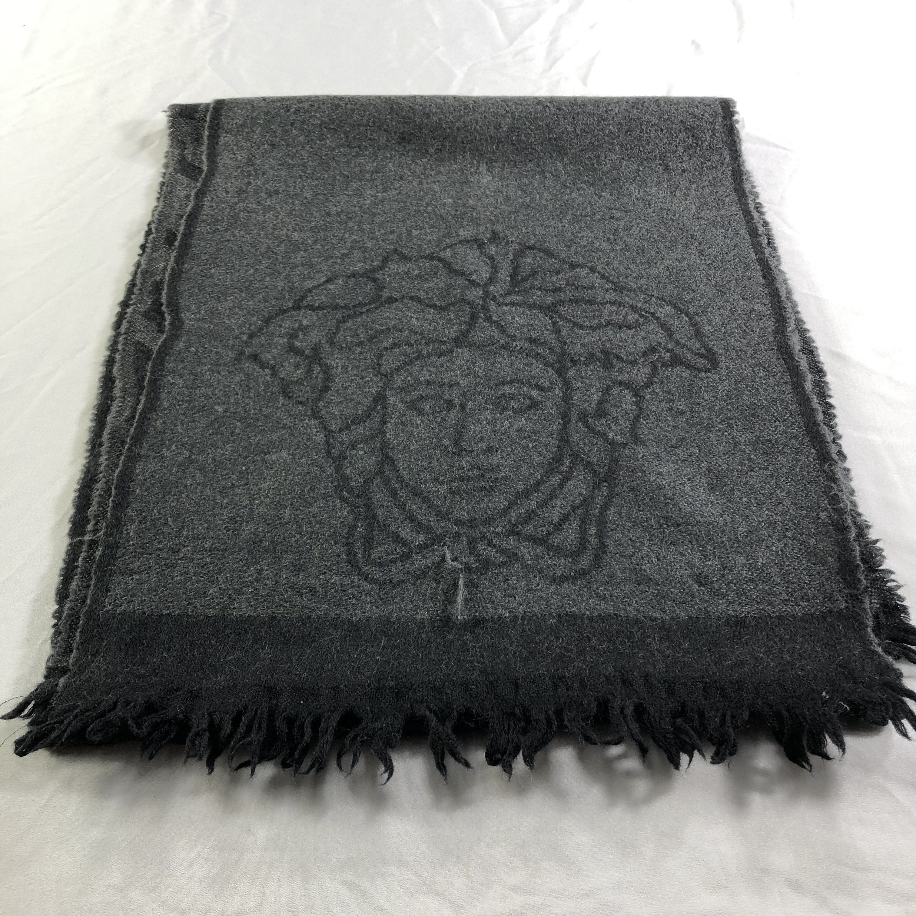 Versace Versace Medusa Head Houndstooth Scarf Muffler Neckwear V2394 Size ONE SIZE - 4 Thumbnail