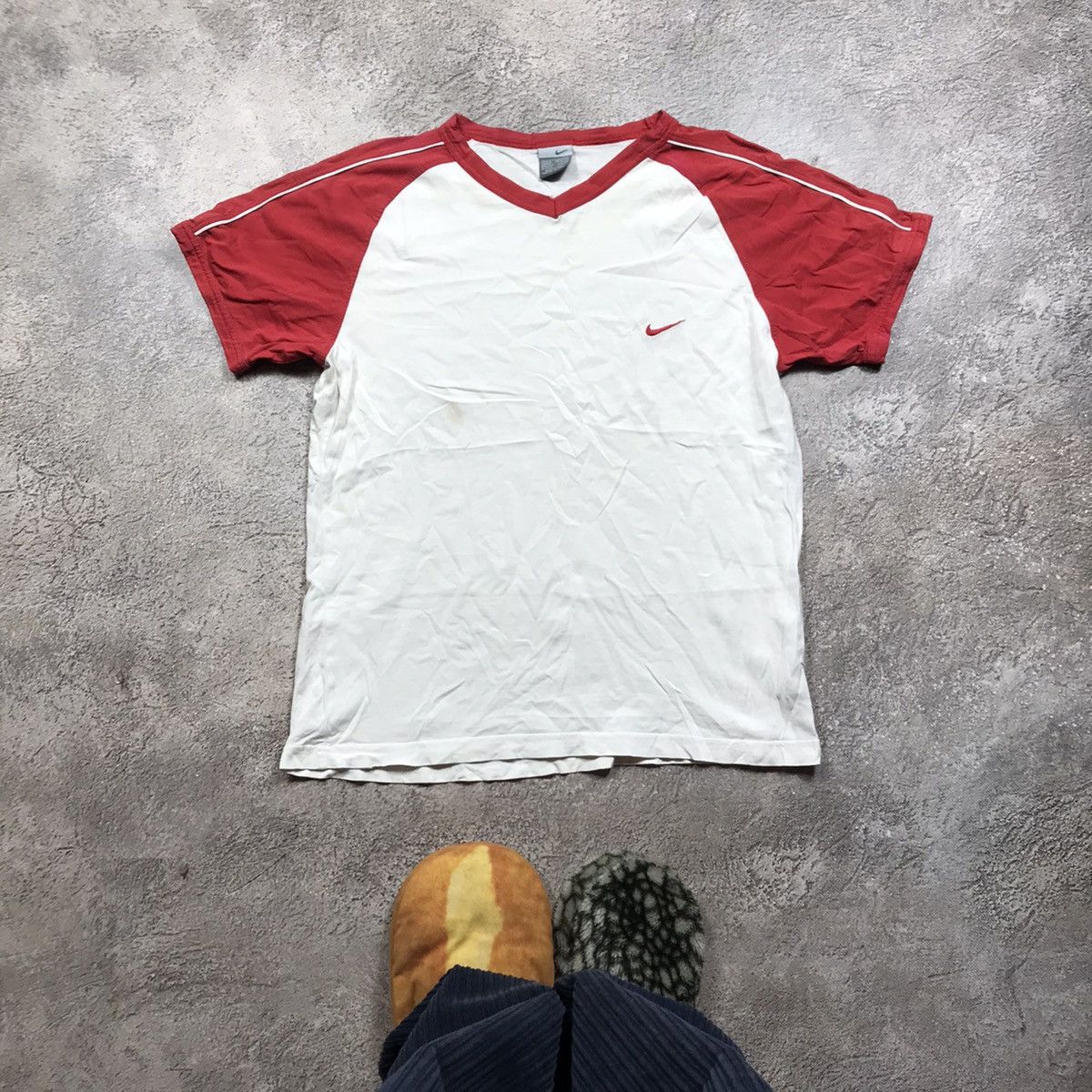 Vintage Vintage Nike Raglan Swoosh Tee Sun Faded Streetwear 90s M Size US M / EU 48-50 / 2 - 1 Thumbnail