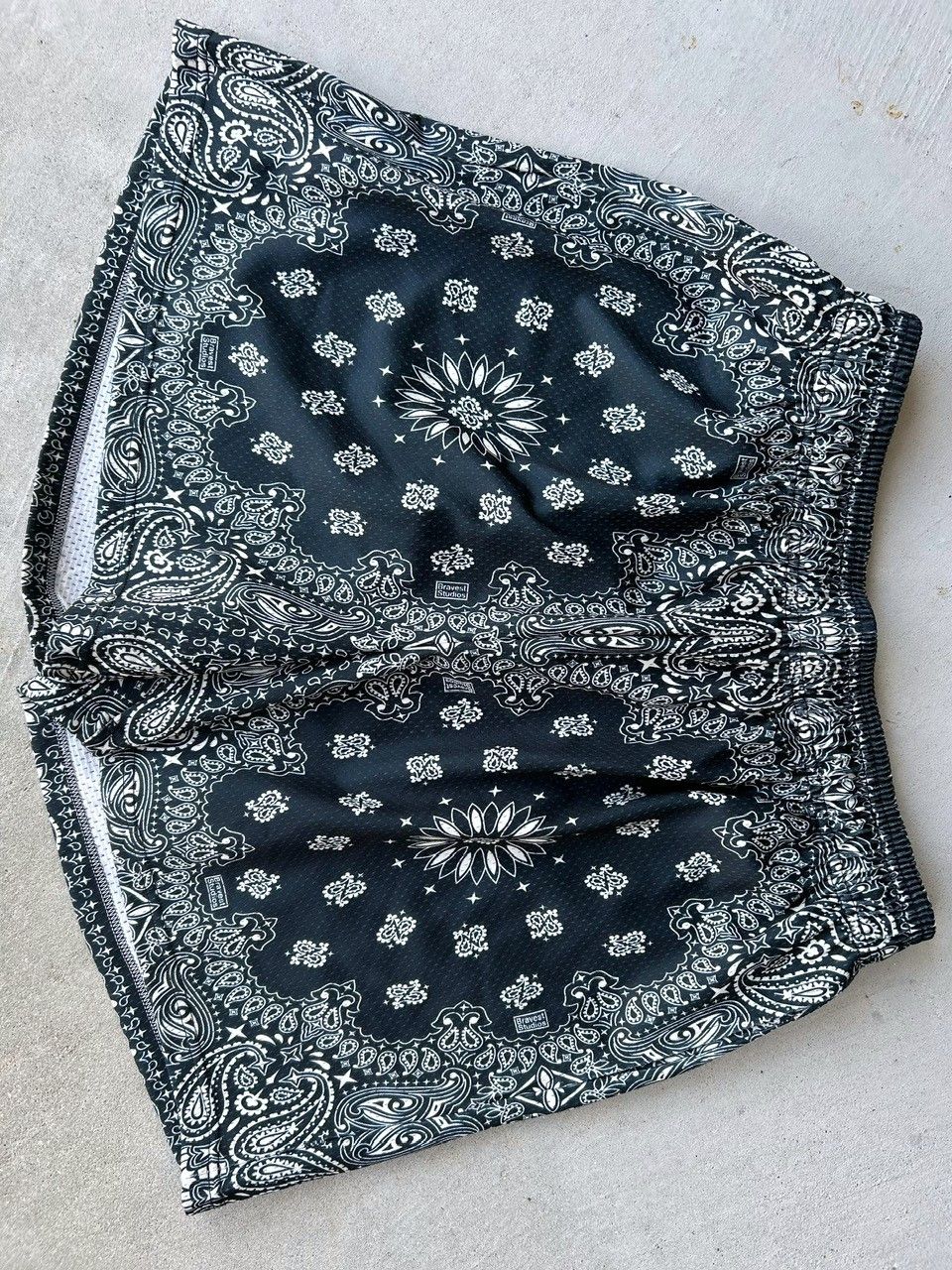Bravest Studios Bravest Studios Paisley Two-Tone Black Mesh Shorts XXL Size US 37 - 5 Thumbnail