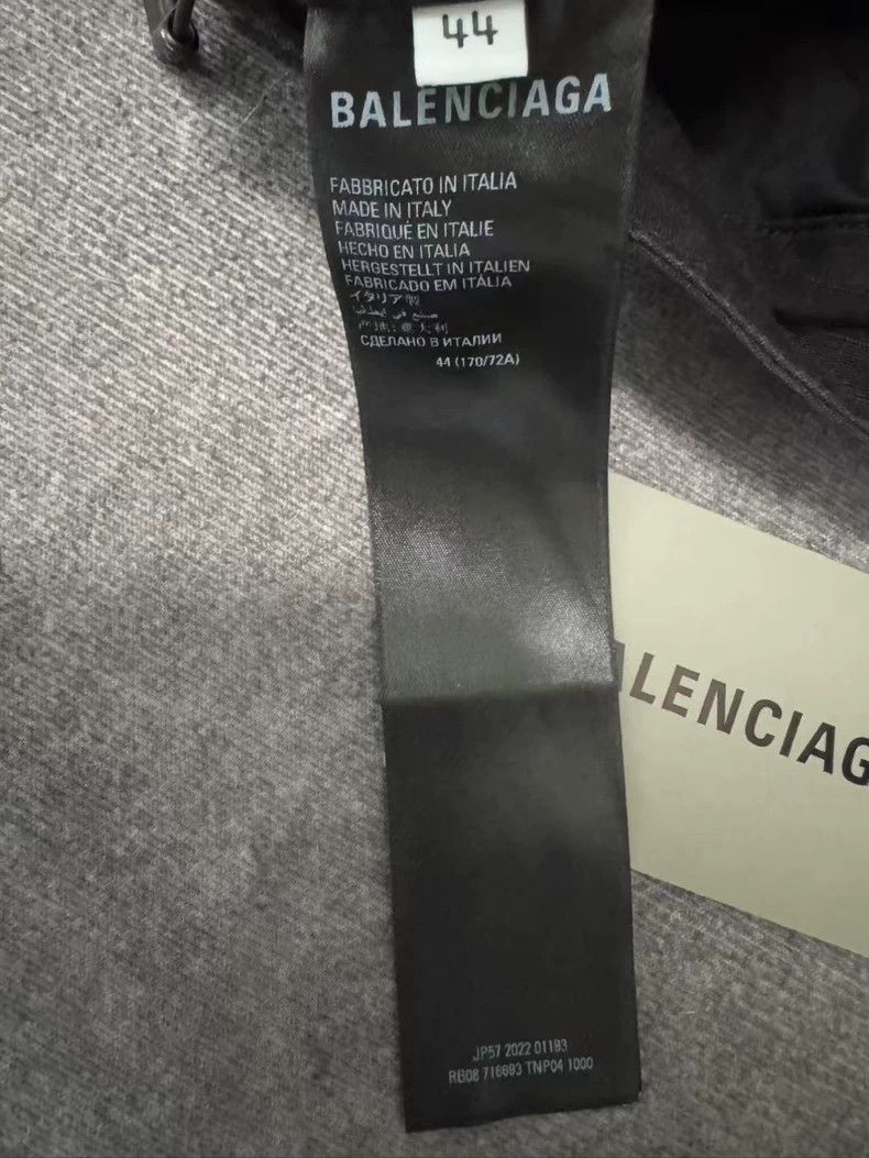 Balenciaga Balenciaga size 44 Cargo shorts Size US 28 / EU 44 - 3 Thumbnail