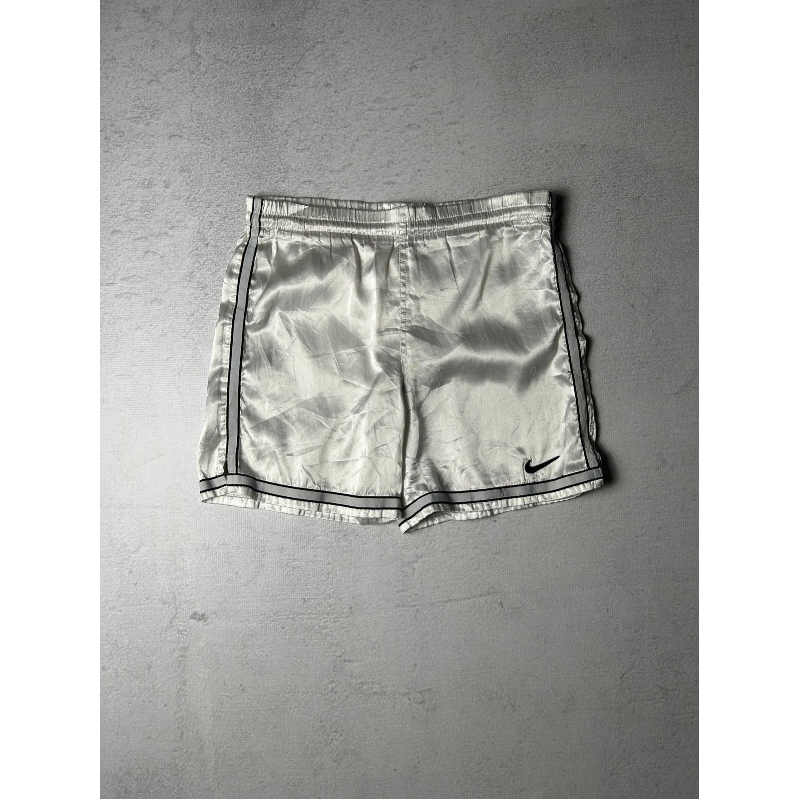 Nike Vintage 90s Nike White Track Shorts - Men's Medium Size US 36 / EU 52 - 1 Thumbnail