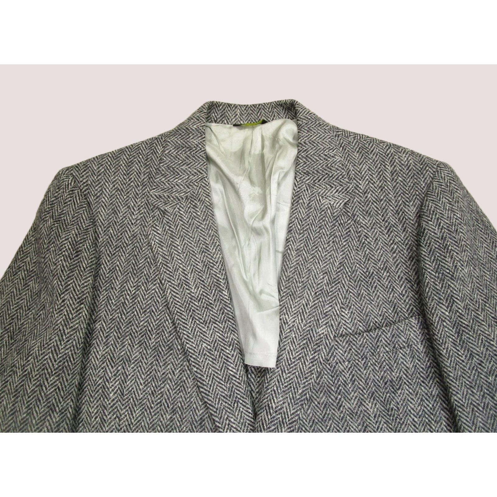 Harris Tweed VINTAGE Harris Tweed Blazer Men 42 Gray Herringbone Wool Sport Coat Jacket Size 42R - 1 Thumbnail