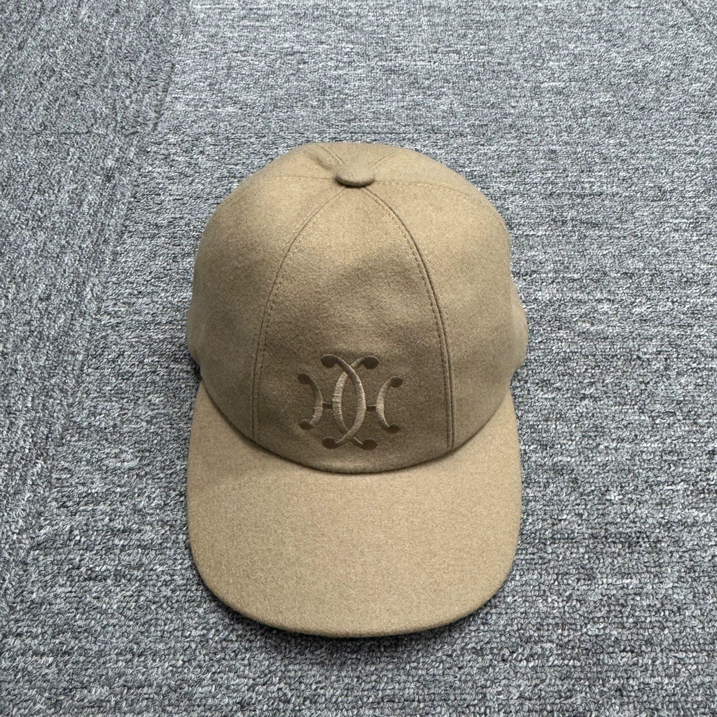 Hermes Beige Embroidered Baseball Cap Size ONE SIZE - 1 Thumbnail