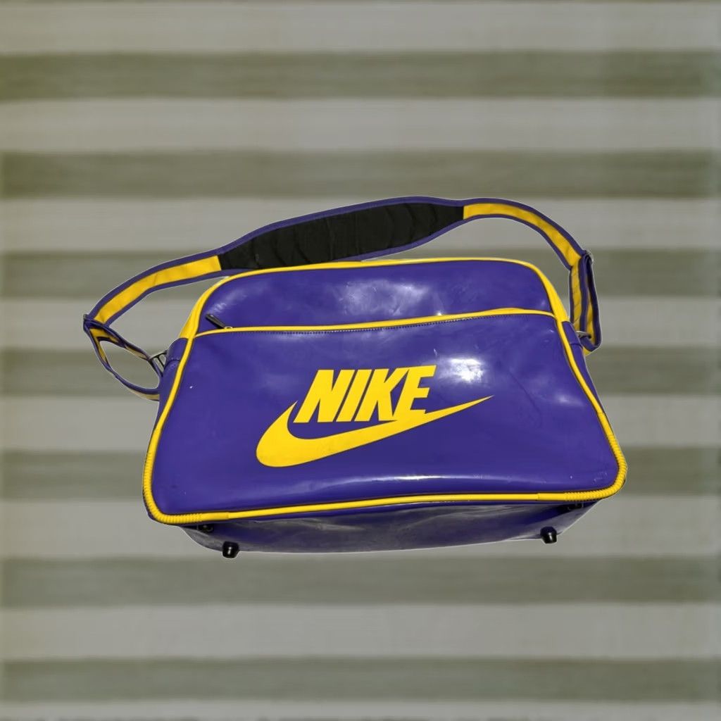 Nike × Vintage RARE‼️ VINTAGE NIKE Y2K CROSSBODY BAG | Grailed