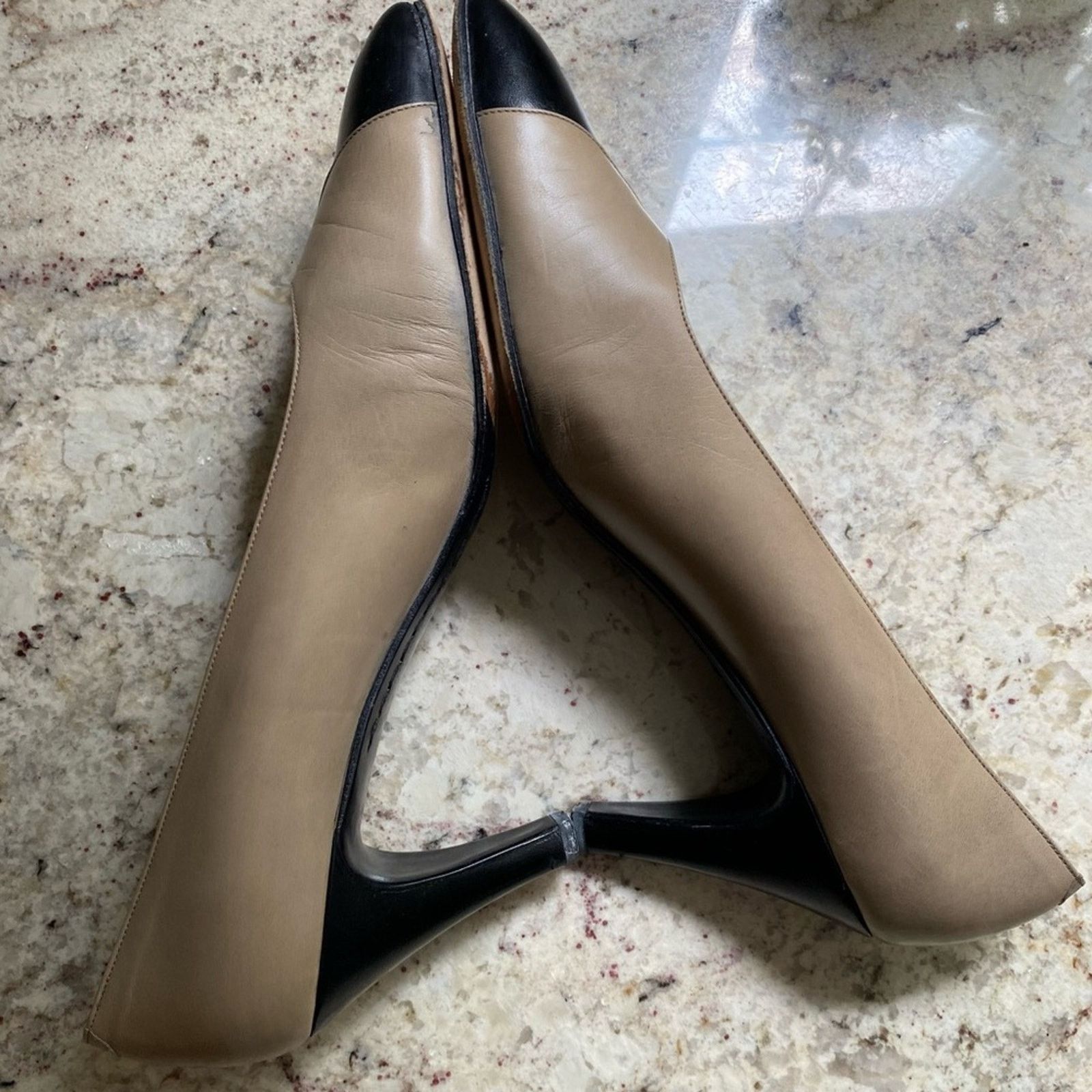 Van Cleef & Arpels Helene Arpels Ivory Leather Spectator Pumps Italy 9.5 AA Size US 9.5 / IT 39.5 - 8 Thumbnail