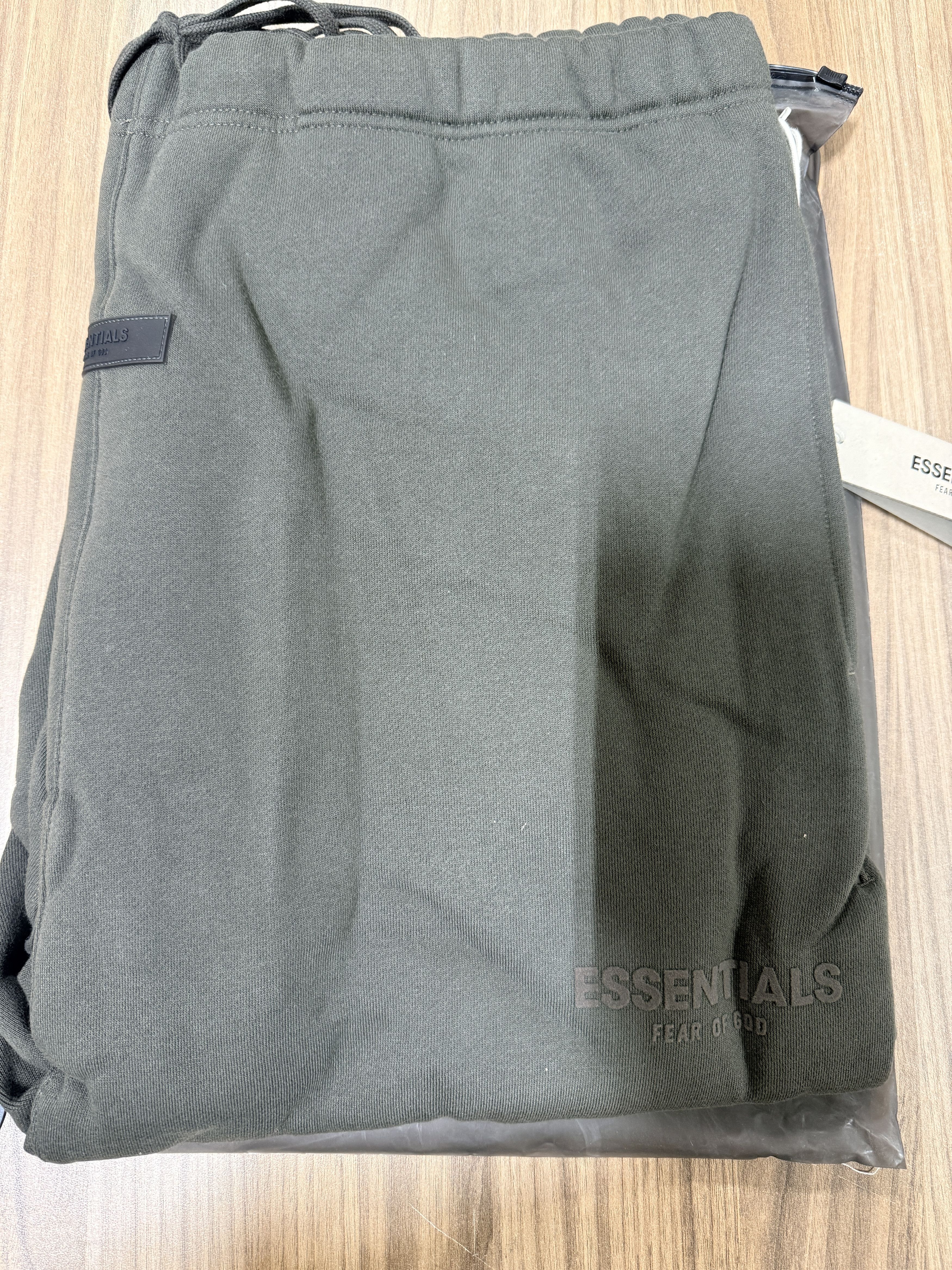 Essentials Fear of God Essentials Relaxed Sweatpant Off Black XXL Size US 40 / EU 56 - 3 Thumbnail