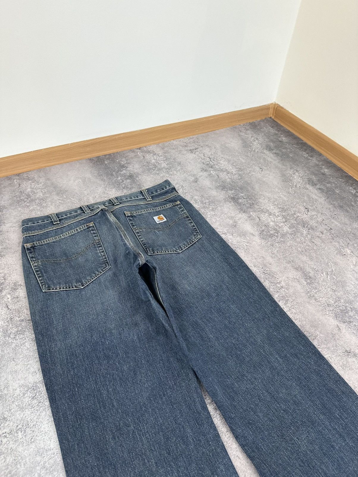 Vintage Carhartt USA Baggy Straight Fit Washed Denim Jeans